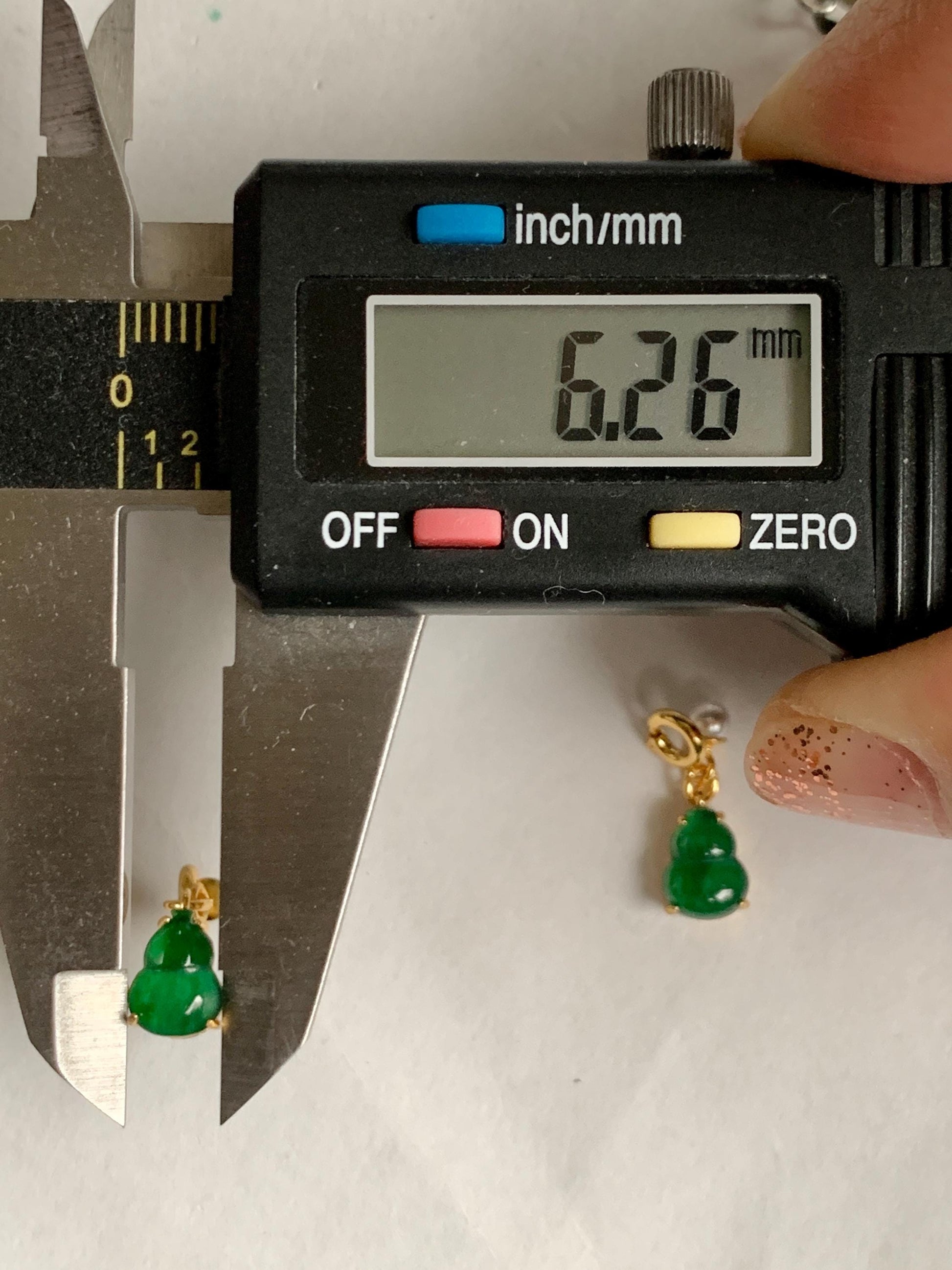 Natural Grade A Guatemalan Icy Translucent Vibrant Green Jade Jadeite Petite Gourd Hulu Charm Pendant Sterling Silver 天然冰危绿翡翠小葫芦滴流吊坠 WHD110