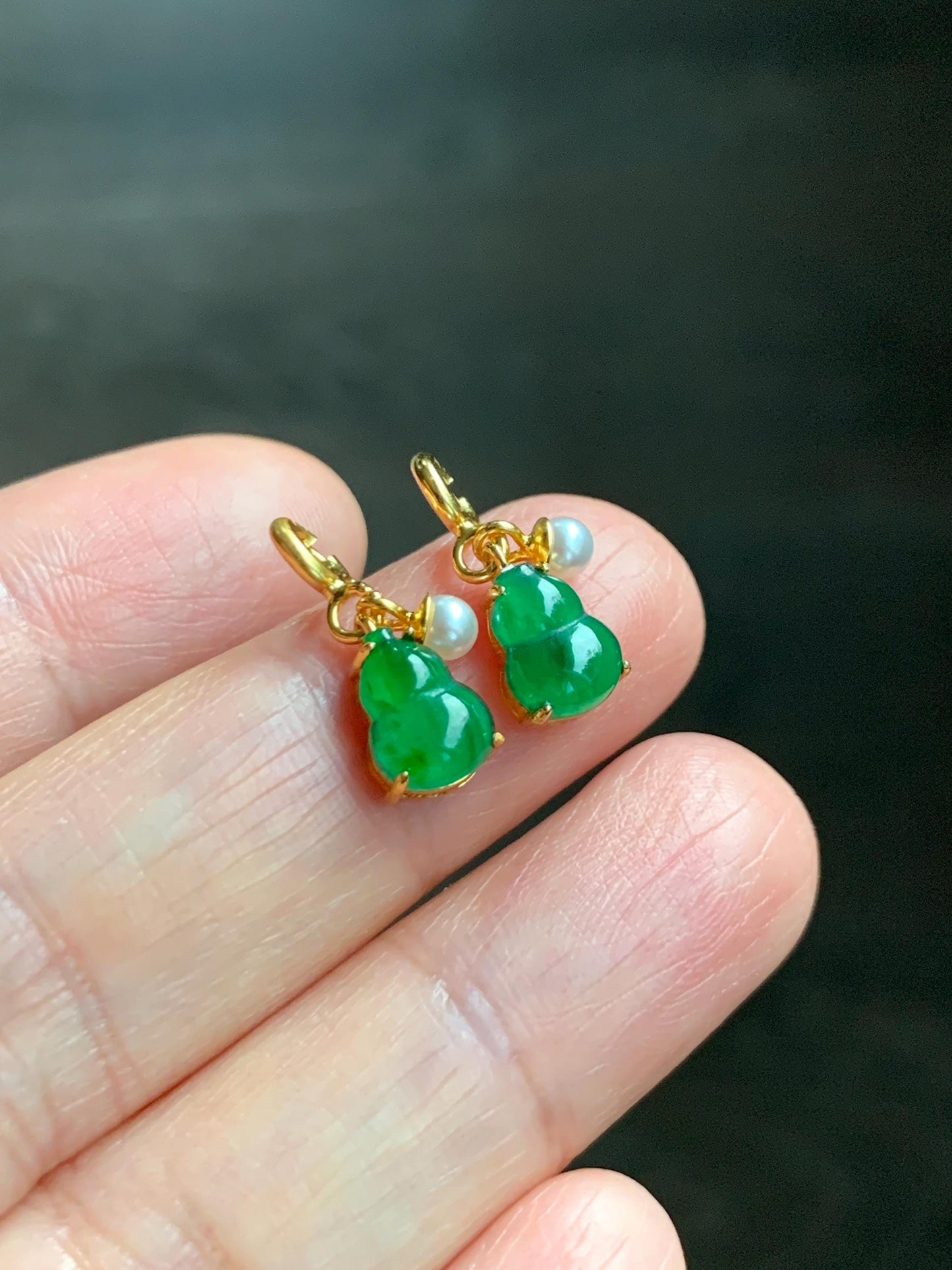 Natural Grade A Guatemalan Icy Translucent Vibrant Green Jade Jadeite Petite Gourd Hulu Charm Pendant Sterling Silver 天然冰危绿翡翠小葫芦滴流吊坠 WHD110