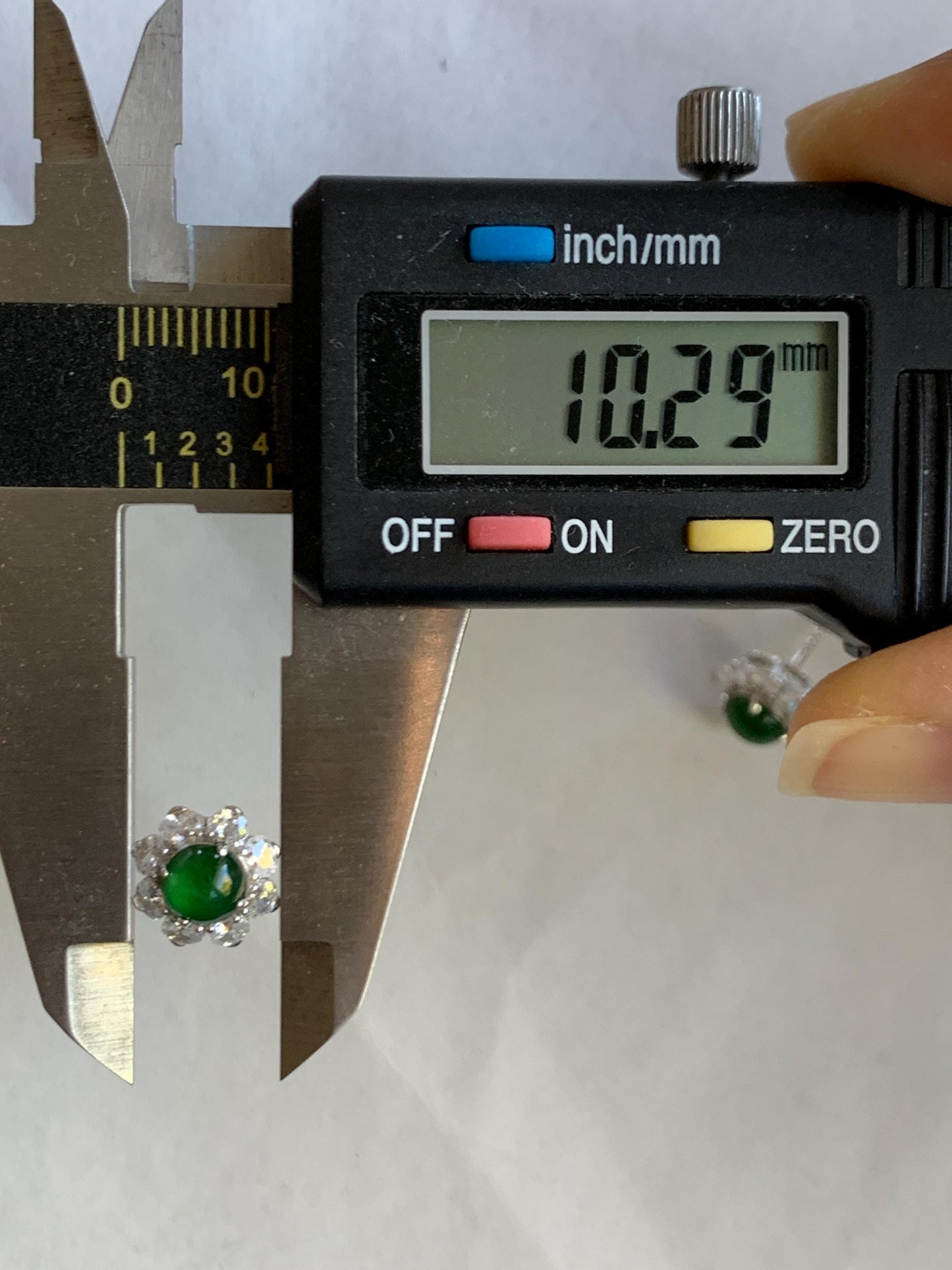 Natural Guatemalan Grade A Icy Highly Translucent Vibrant Green Jadeite Round Stud Earrings Sterling Silver 天然冰危绿翡翠蛋面银镶耳钉 LHD77