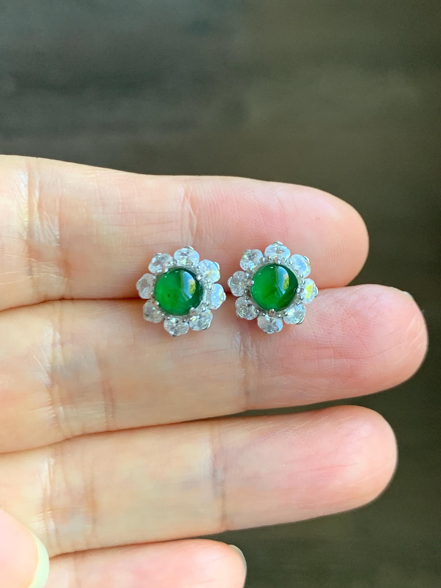 Natural Guatemalan Grade A Icy Highly Translucent Vibrant Green Jadeite Round Stud Earrings Sterling Silver 天然冰危绿翡翠蛋面银镶耳钉 LHD77