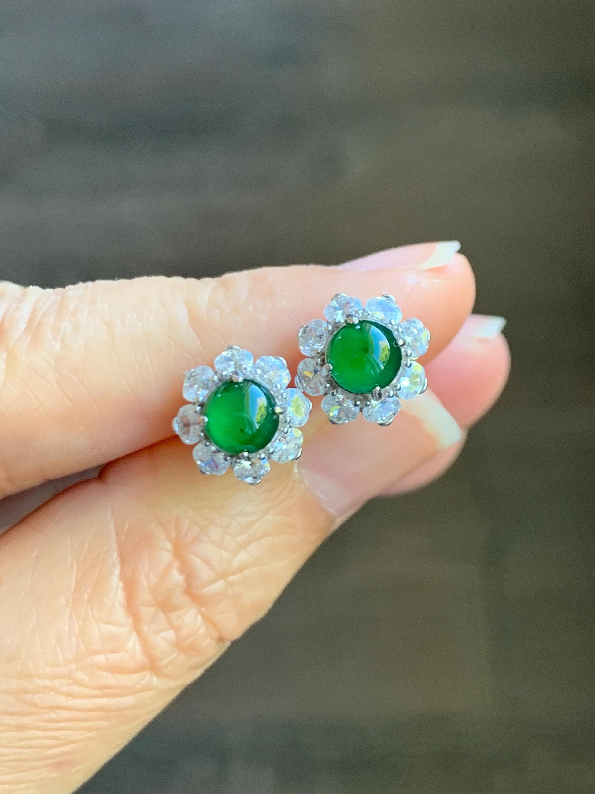 Natural Guatemalan Grade A Icy Highly Translucent Vibrant Green Jadeite Round Stud Earrings Sterling Silver 天然冰危绿翡翠蛋面银镶耳钉 LHD77