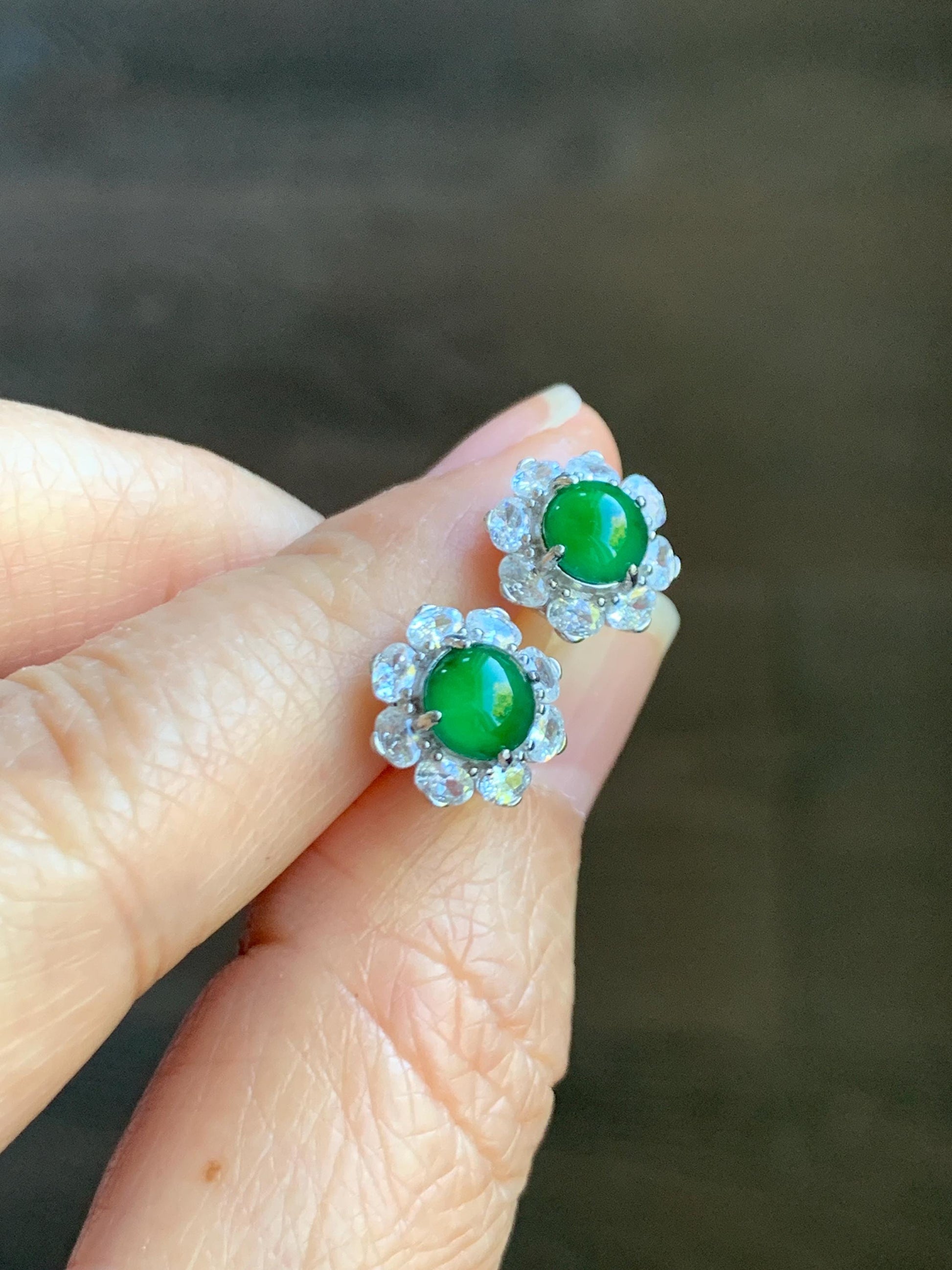 Natural Guatemalan Grade A Icy Highly Translucent Vibrant Green Jadeite Round Stud Earrings Sterling Silver 天然冰危绿翡翠蛋面银镶耳钉 LHD77