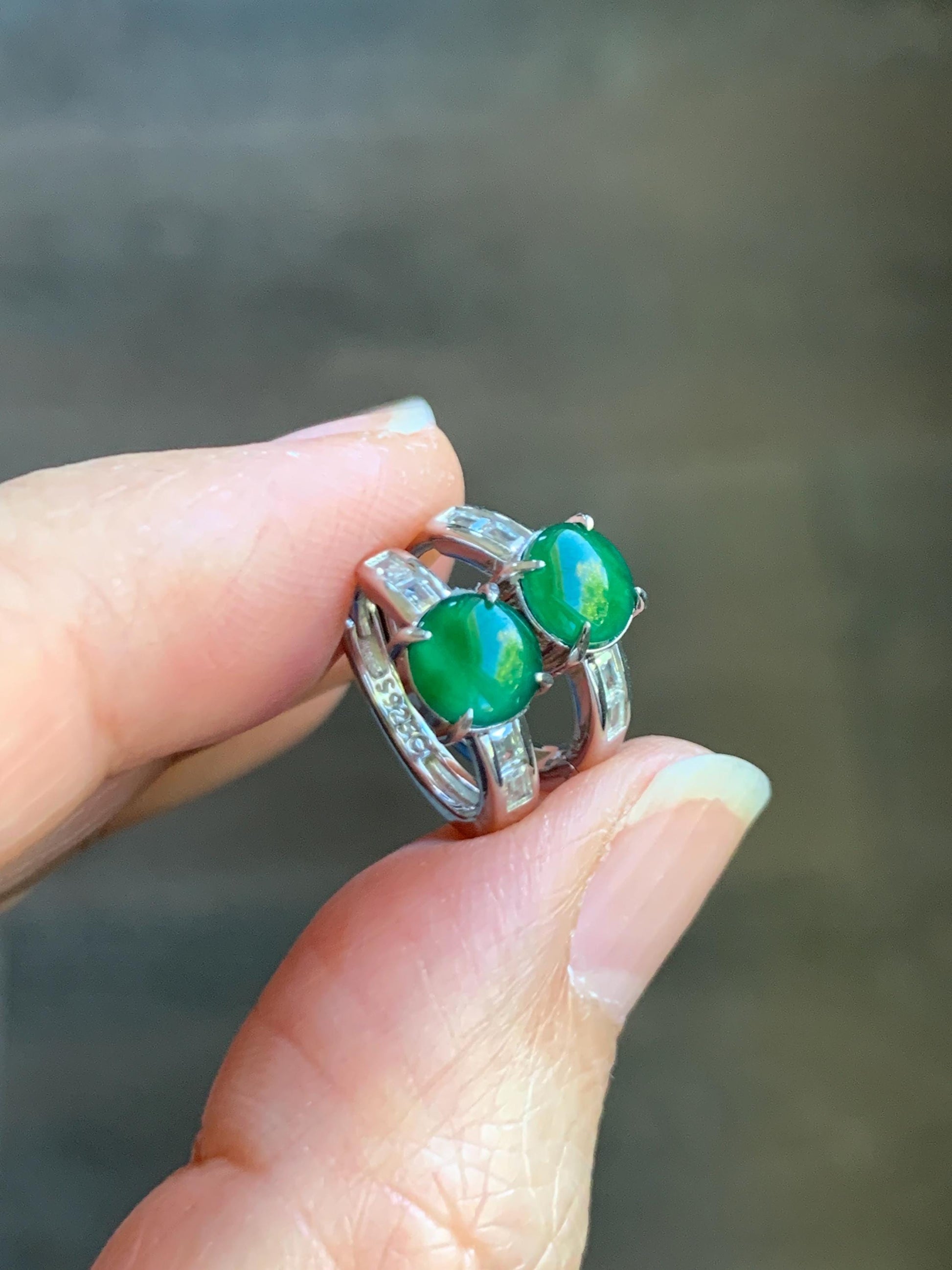 Natural Grade A Guatemalan Icy Translucent Rich Green Jade Jadeite Solitaire Style Huggie Hoop Earrings Sterling Silver 天然冰危绿翡翠镶嵌耳包 WLL77