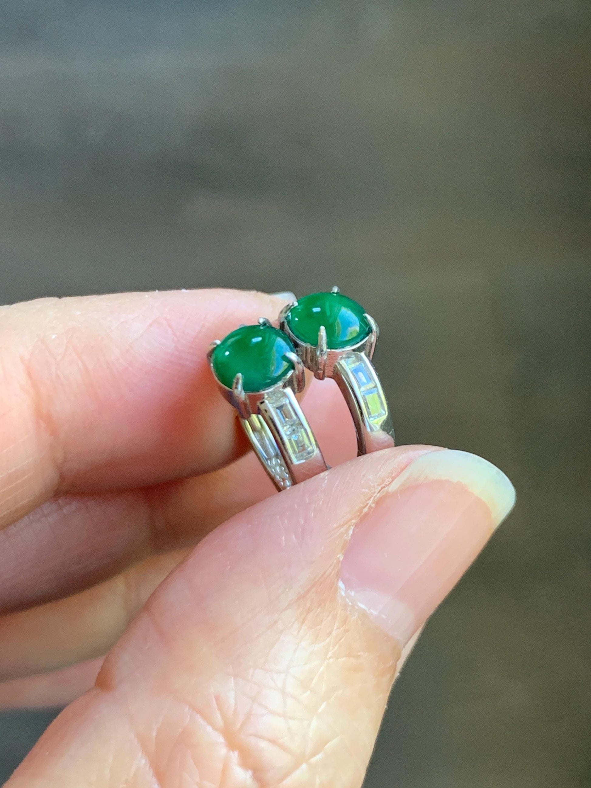 Natural Grade A Guatemalan Icy Translucent Rich Green Jade Jadeite Solitaire Style Huggie Hoop Earrings Sterling Silver 天然冰危绿翡翠镶嵌耳包 WLL77