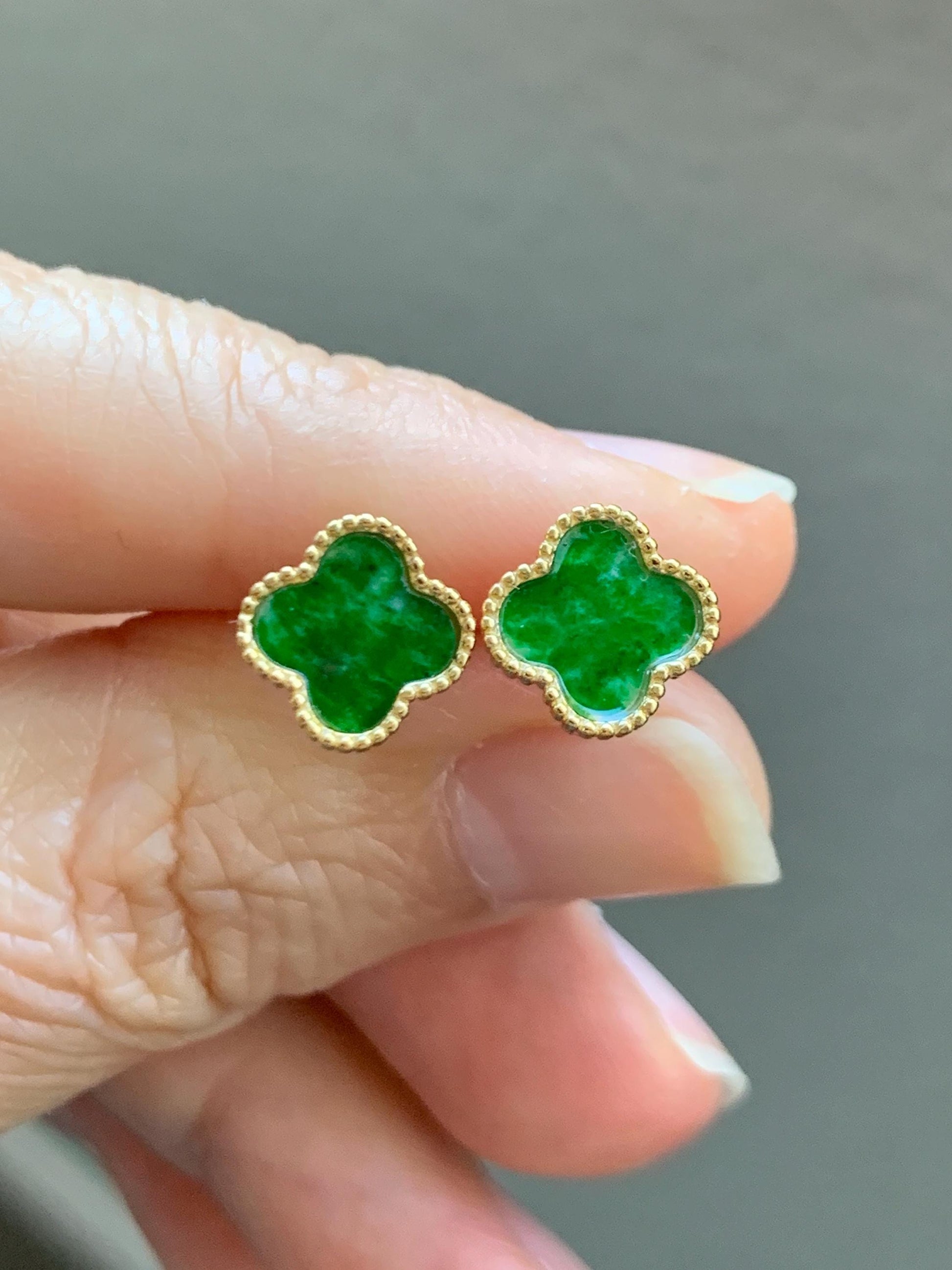 Natural Grade A Vibrant Green Jade Jadeite Clover Leaf Stud Earrings S925 Sterling Silver Yellow Gold Overlay 天然阳绿花青翡翠四叶草贝母银镶耳钉 C