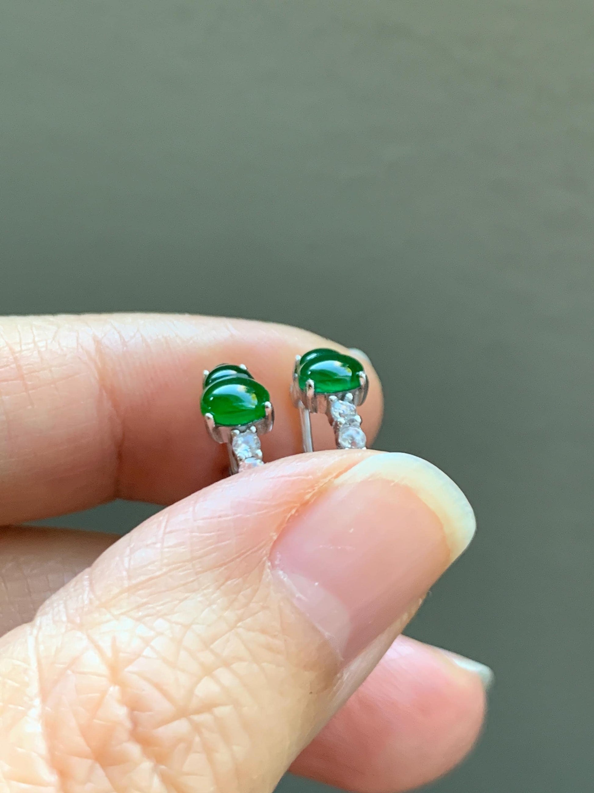 Natural Grade A Guatemalan Icy Translucent Vibrant Green Jade Jadeite Gourd Hulu Hoop Huggie Earrings Sterling Silver 天然冰危绿翡翠葫芦银镶耳包 WCH99