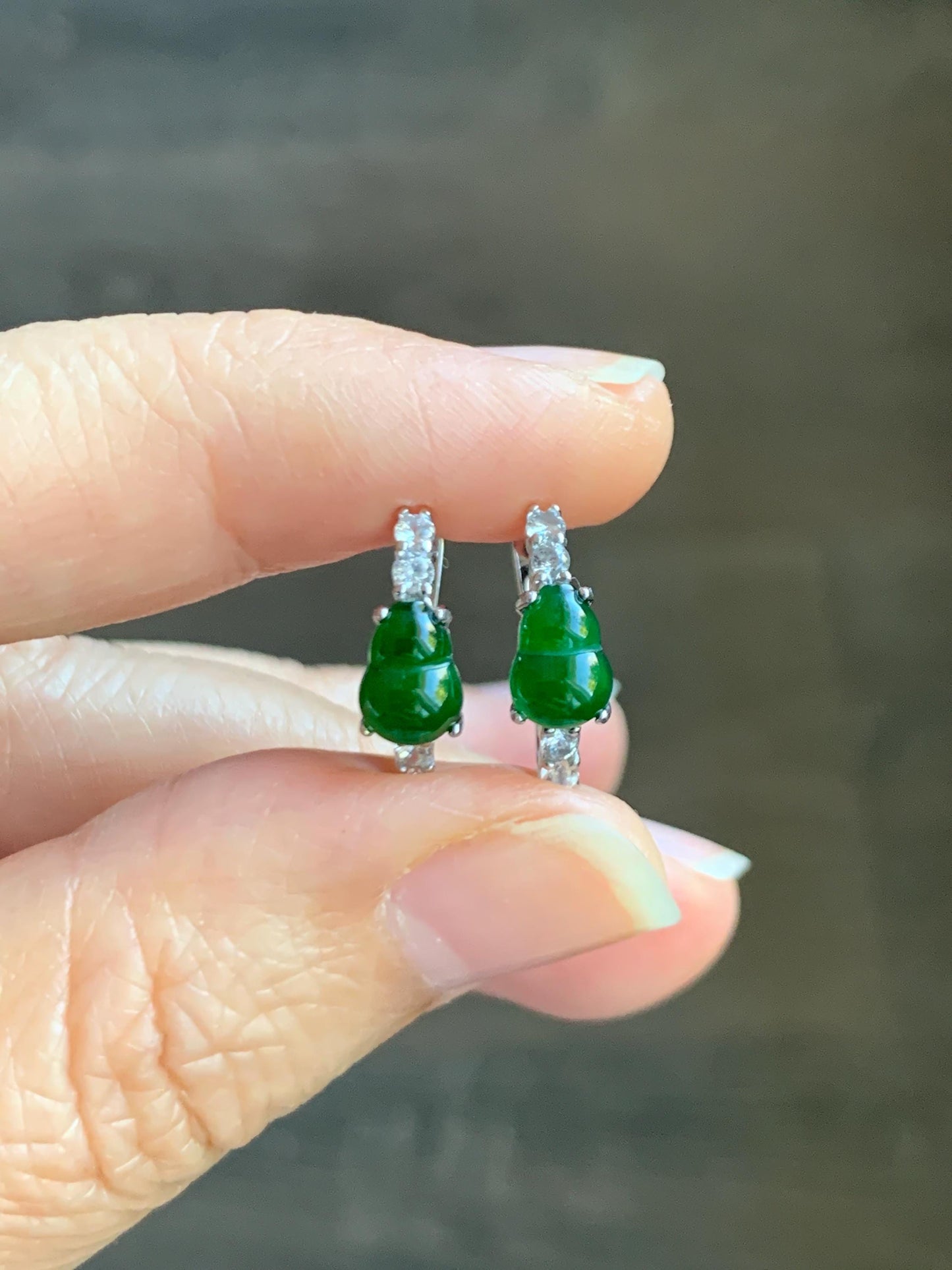 Natural Grade A Guatemalan Icy Translucent Vibrant Green Jade Jadeite Gourd Hulu Hoop Huggie Earrings Sterling Silver 天然冰危绿翡翠葫芦银镶耳包 WCH99