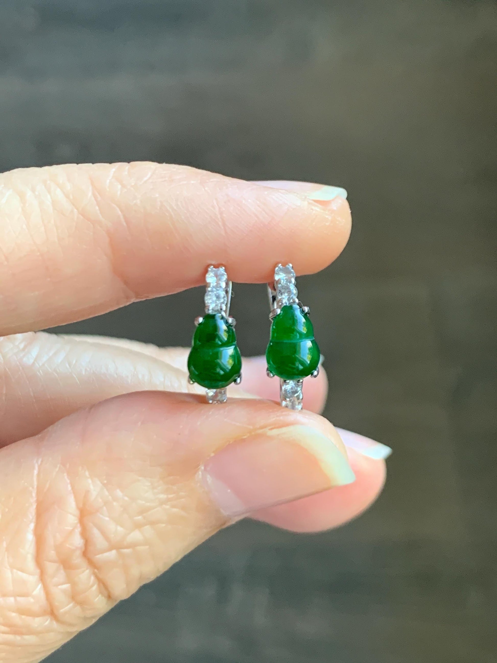 Natural Grade A Guatemalan Icy Translucent Vibrant Green Jade Jadeite Gourd Hulu Hoop Huggie Earrings Sterling Silver 天然冰危绿翡翠葫芦银镶耳包 WCH99