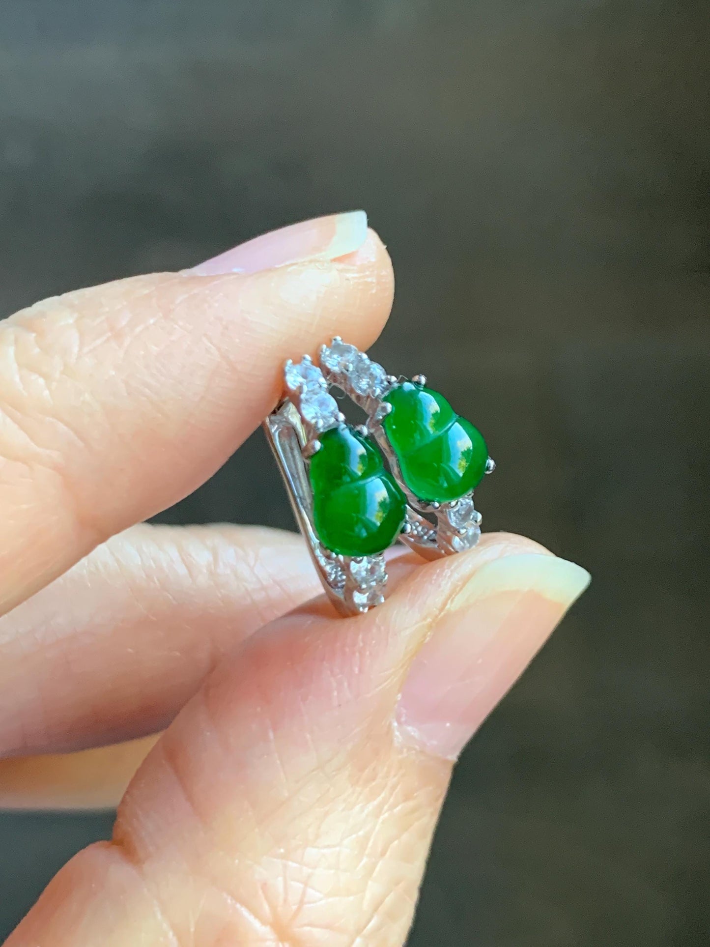 Natural Grade A Guatemalan Icy Translucent Vibrant Green Jade Jadeite Gourd Hulu Hoop Huggie Earrings Sterling Silver 天然冰危绿翡翠葫芦银镶耳包 WCH99