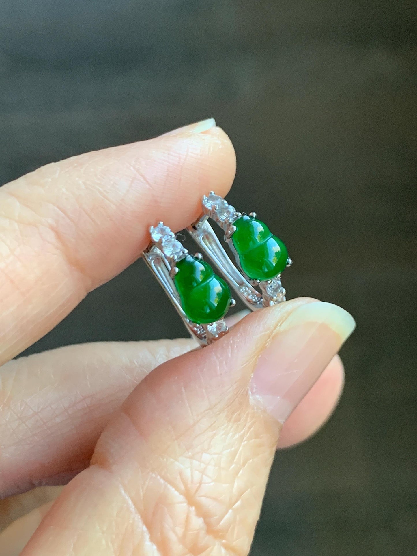 Natural Grade A Guatemalan Icy Translucent Vibrant Green Jade Jadeite Gourd Hulu Hoop Huggie Earrings Sterling Silver 天然冰危绿翡翠葫芦银镶耳包 WCH99