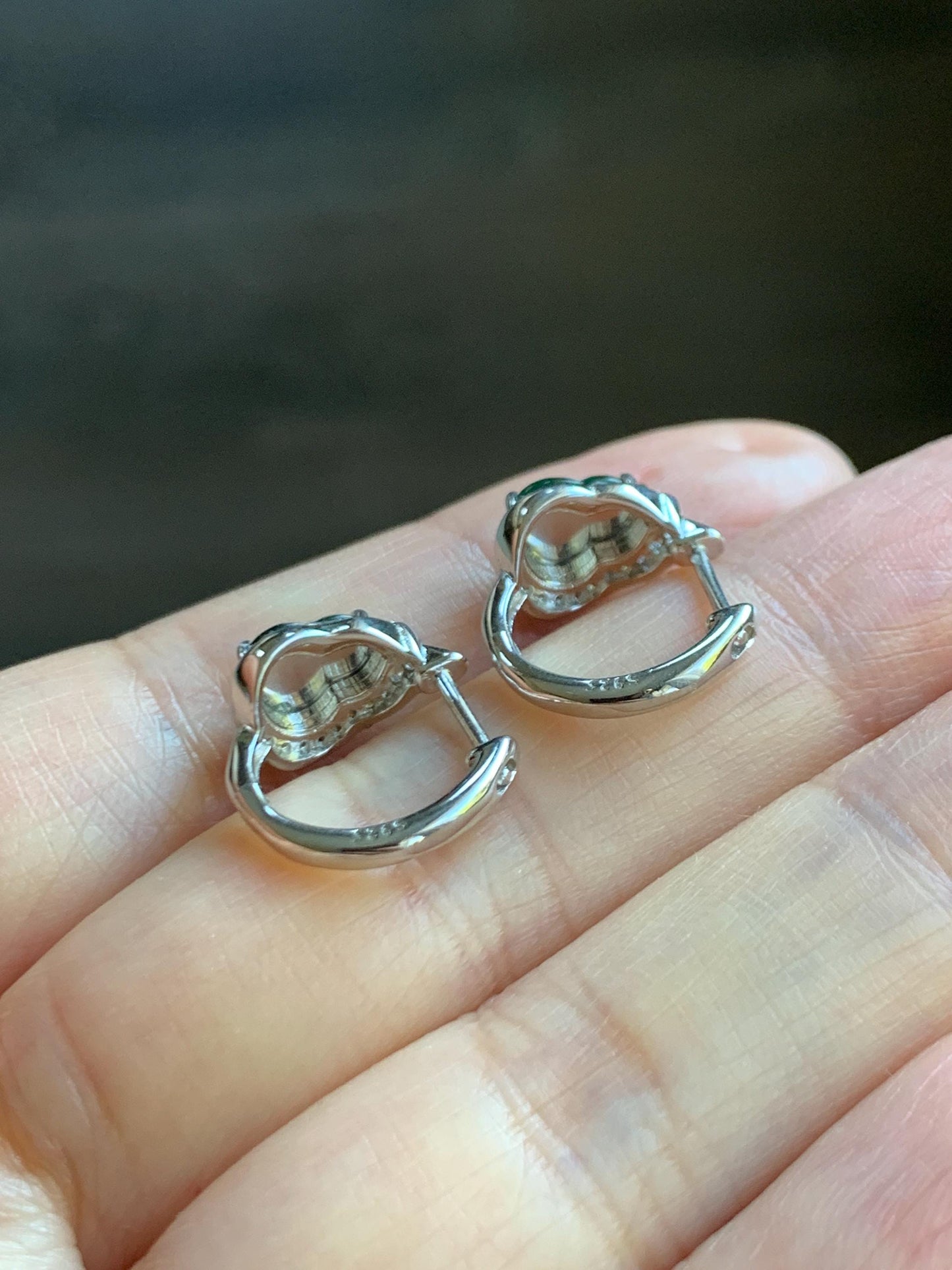 Natural Grade A Guatemalan Icy Translucent Vibrant Green Jade Jadeite Gourd Hulu Hoop Huggie Earrings Sterling Silver 天然冰危绿翡翠葫芦银镶耳包 WDH110
