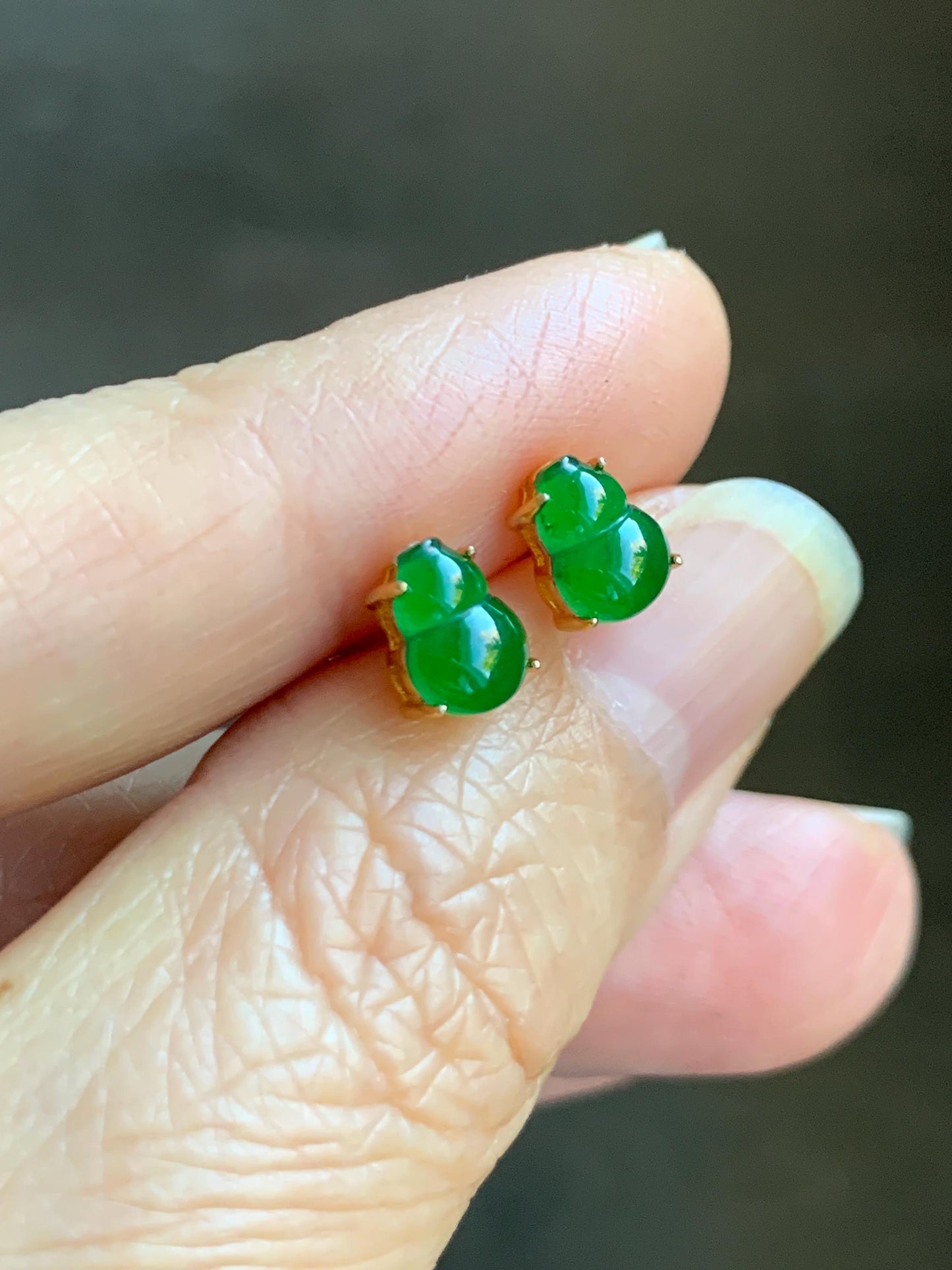 Natural Grade A Guatemalan Icy Translucent Vibrant Green Jade Jadeite Gourd Hulu Stud Earrings Sterling Silver 天然冰危绿翡翠葫芦银耳钉WHJ150B