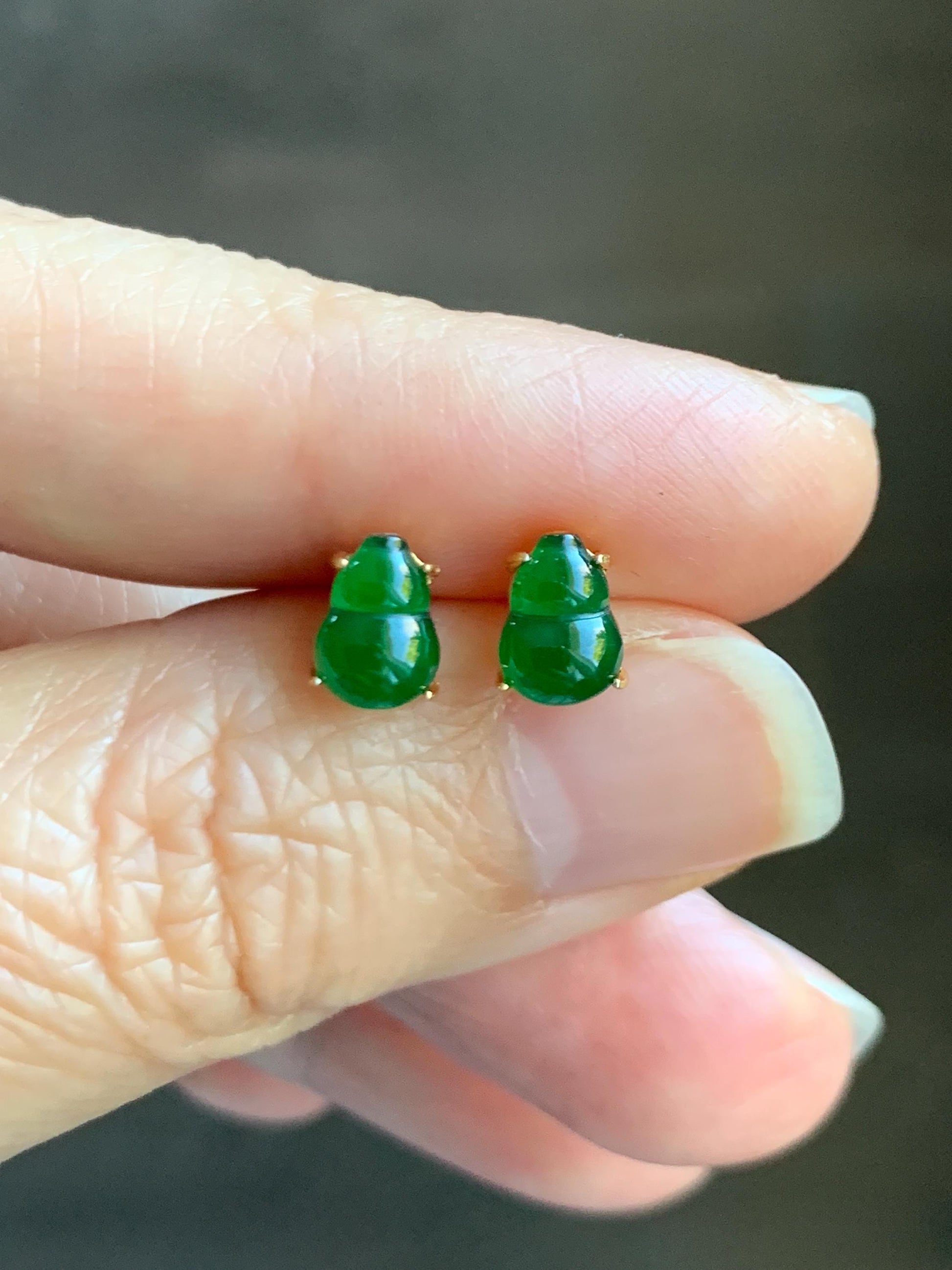 Natural Grade A Guatemalan Icy Translucent Vibrant Green Jade Jadeite Gourd Hulu Stud Earrings Sterling Silver 天然冰危绿翡翠葫芦银耳钉WHJ150B