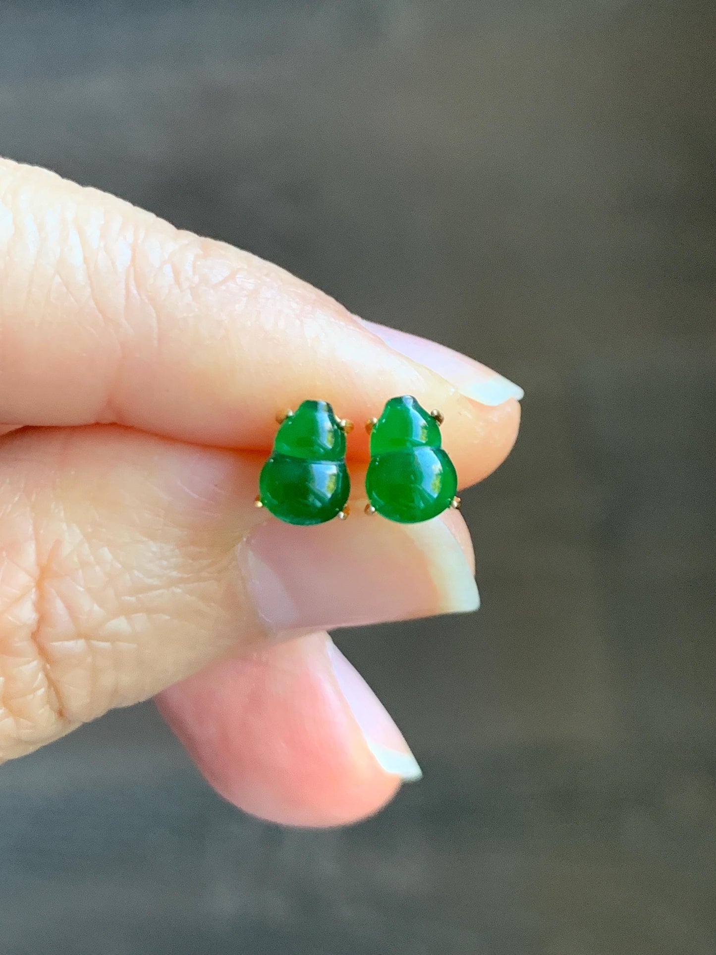 Natural Grade A Guatemalan Icy Translucent Vibrant Green Jade Jadeite Gourd Hulu Stud Earrings Sterling Silver 天然冰危绿翡翠葫芦银耳钉WHJ150B