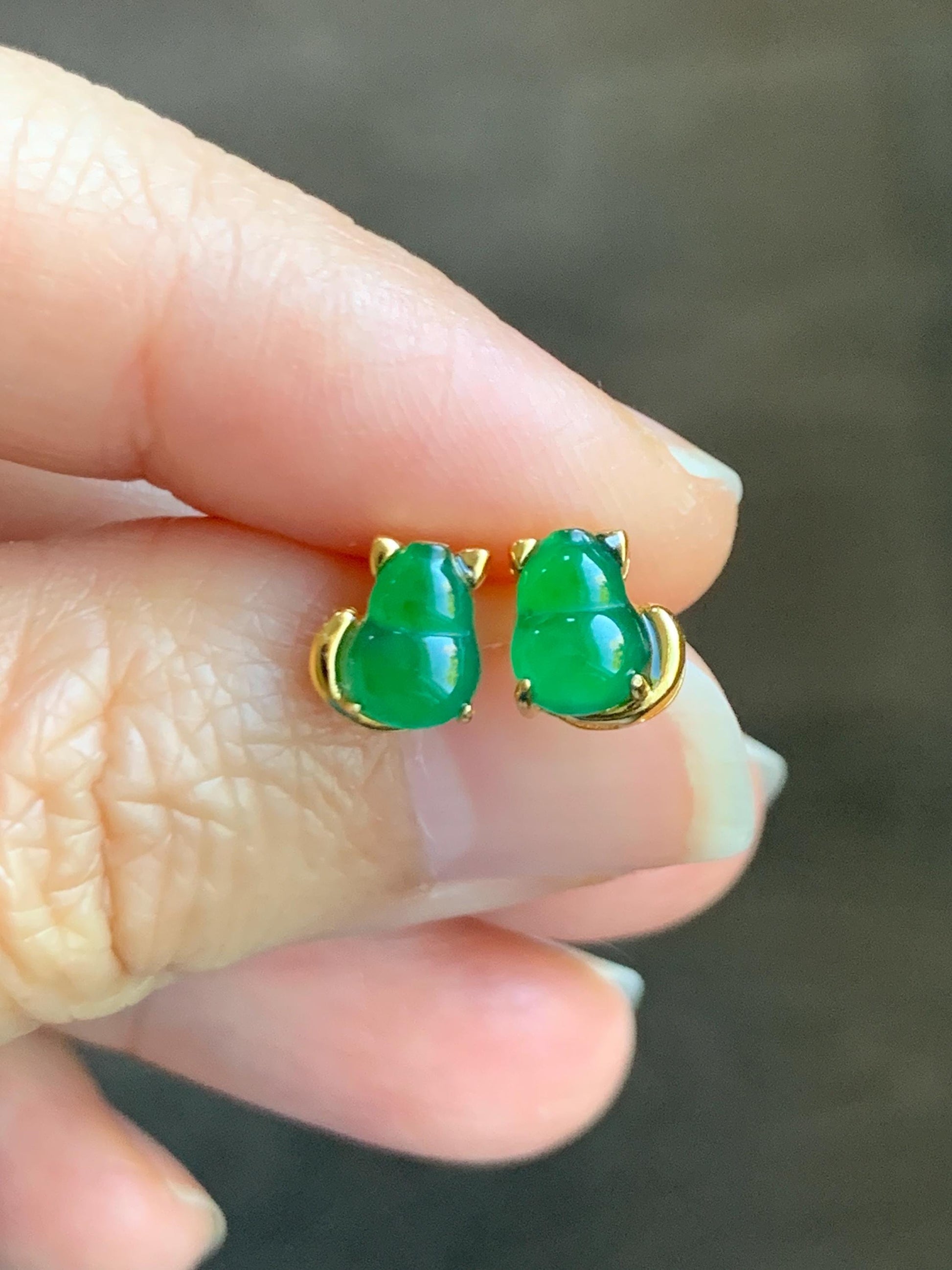 Natural Grade A Guatemalan Icy Translucent Vibrant Green Jade Jadeite Gourd Hulu Cat Stud Earrings Sterling Silver 天然冰危绿翡翠葫芦猫咪耳钉WHJ150A