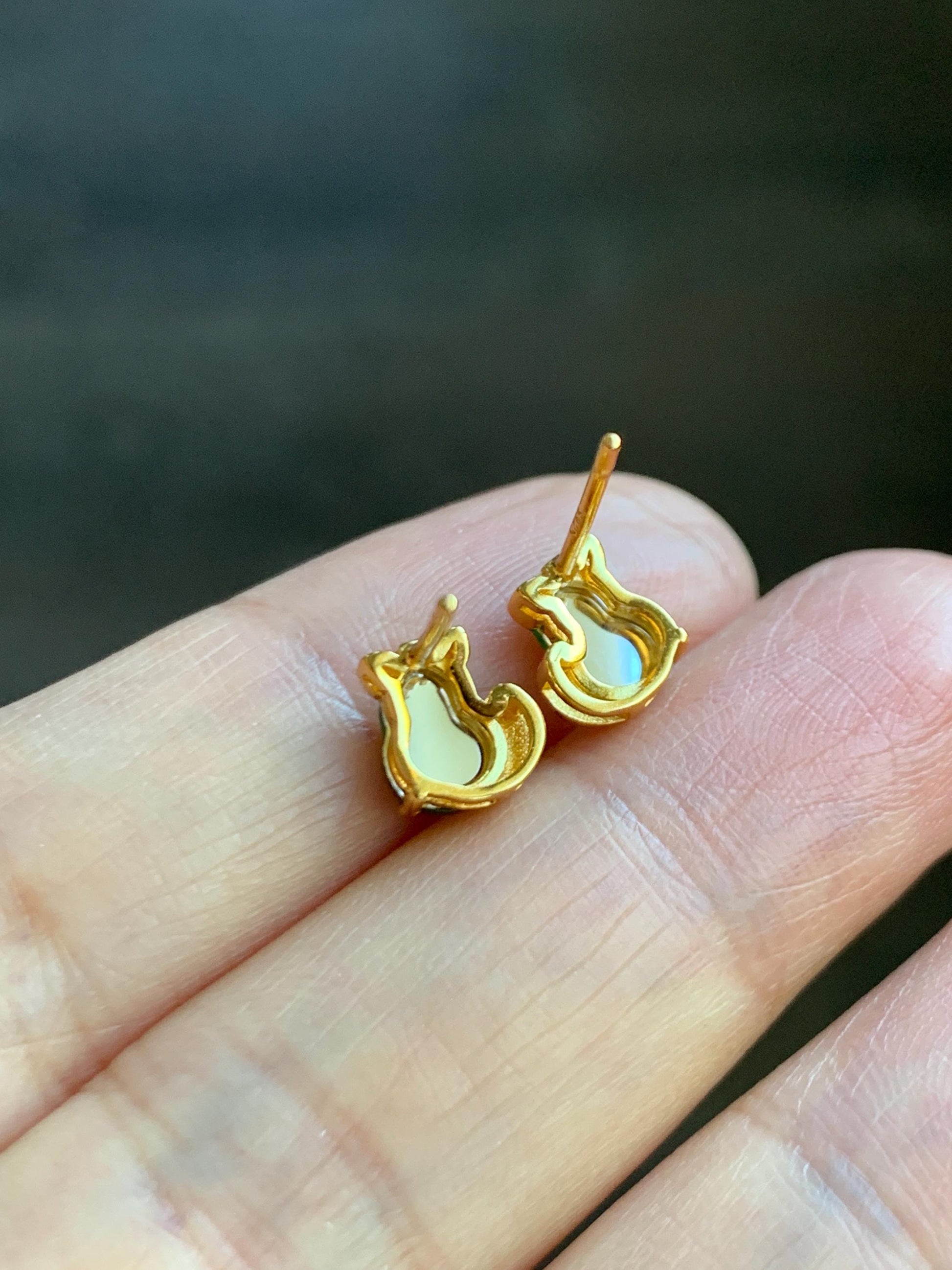 Natural Grade A Guatemalan Icy Translucent Vibrant Green Jade Jadeite Gourd Hulu Cat Stud Earrings Sterling Silver 天然冰危绿翡翠葫芦猫咪耳钉WHJ150A