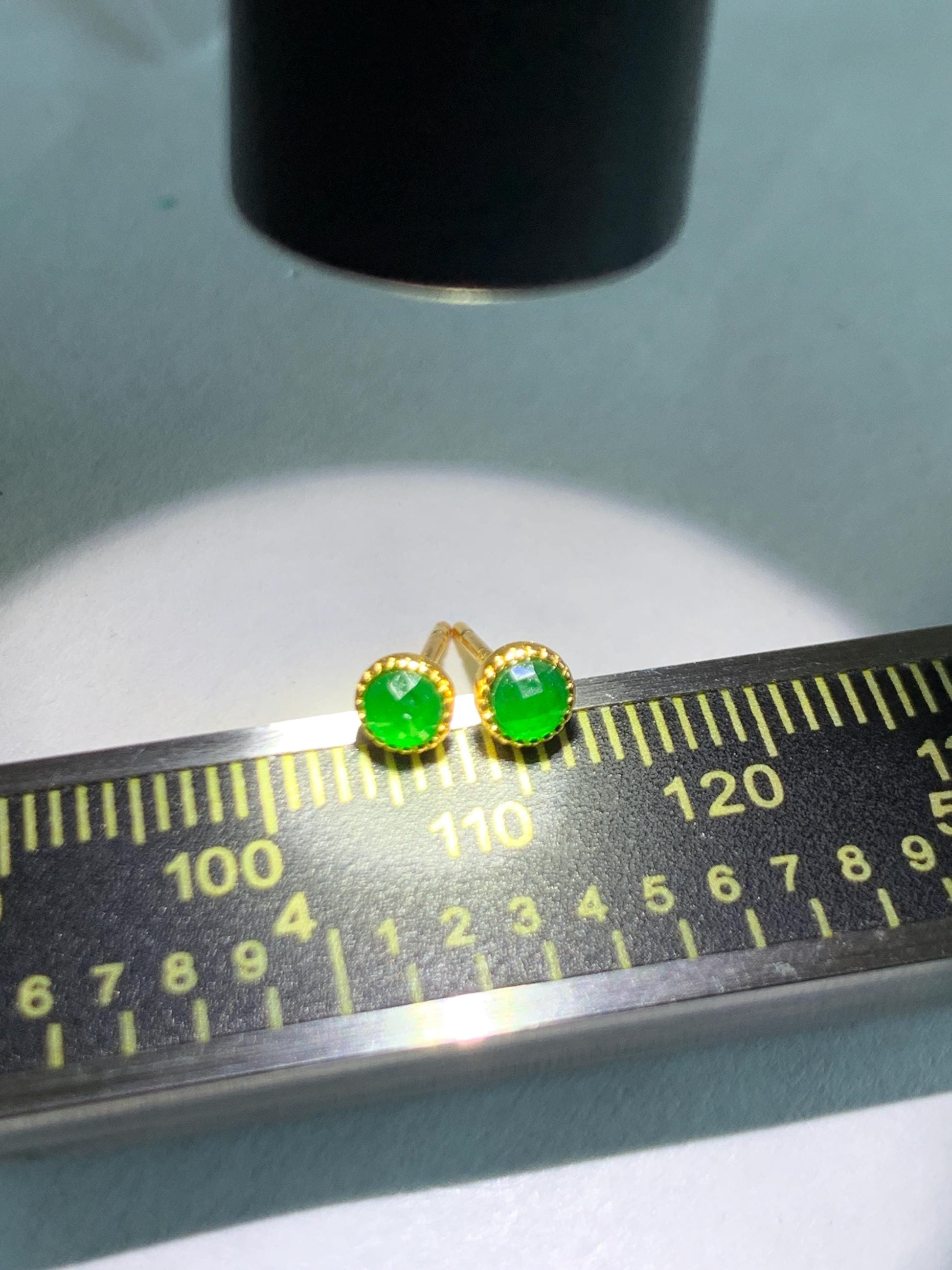 Natural Grade A Guatemalan Icy Translucent Vibrant Green Jade Jadeite Faceted Petite Stud Earrings Sterling Silver 天然冰危绿翡翠切割面耳钉 QGW105B