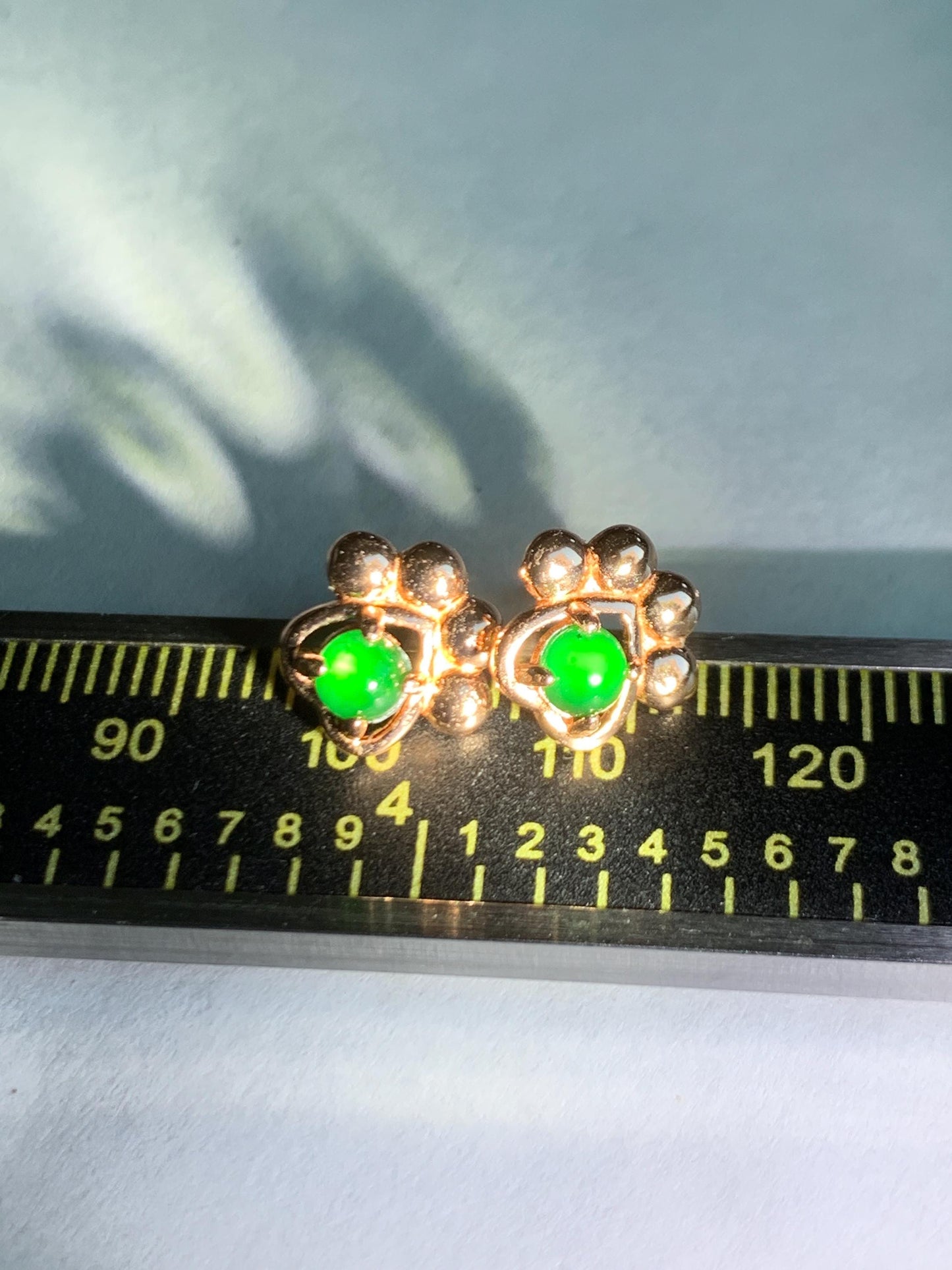 Natural Grade A Guatemalan Icy Translucent Vibrant Green Jade Jadeite Paw Print Stud Earrings Sterling Silver RG Overlay 天然冰危绿翡翠爪印耳钉 WLP55