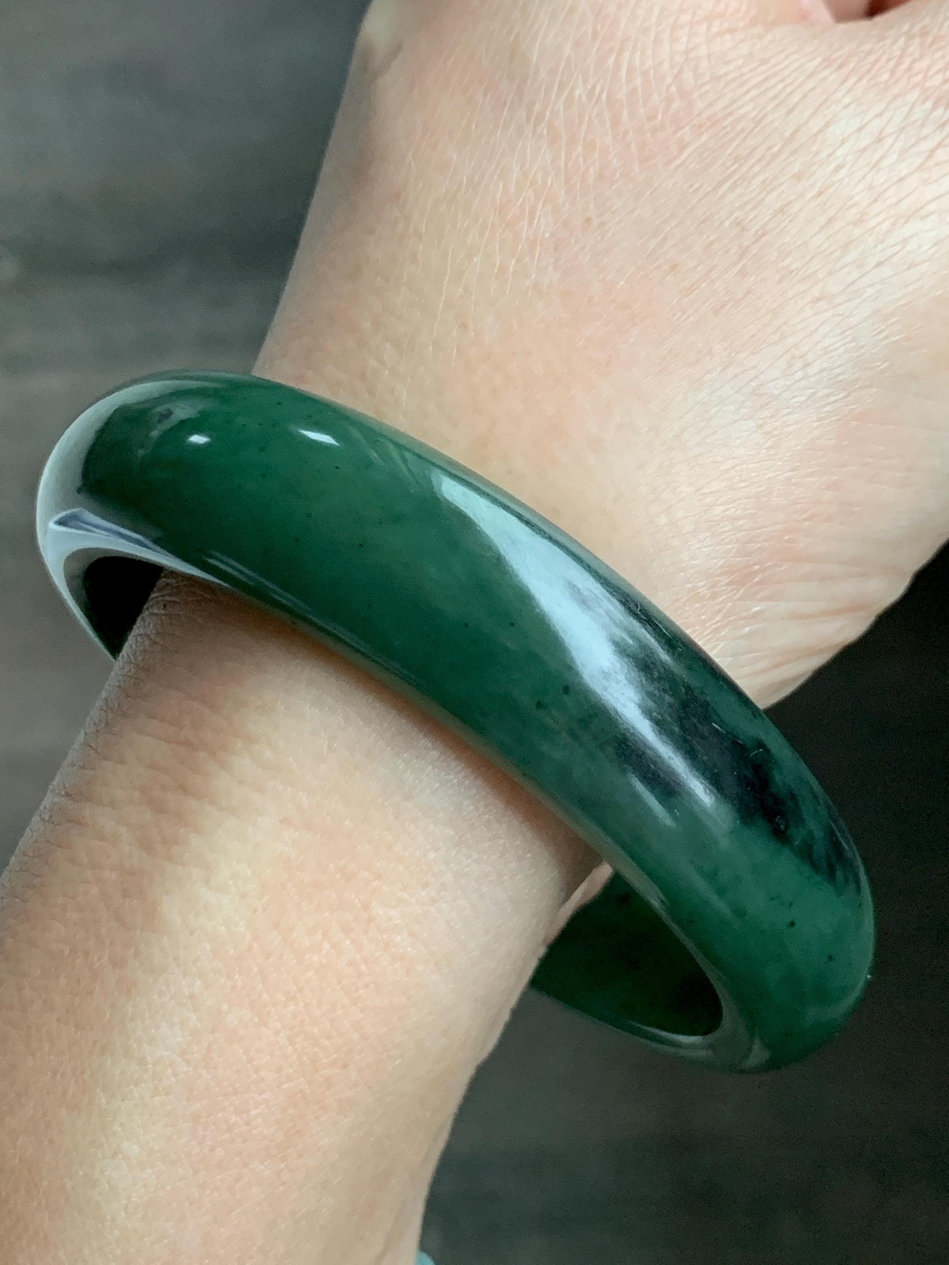 Certified Natural Nephrite Jade Translucent Dark Green Bangle Bracelet 60.1mm 7.4” 81g 天然和田玉菠菜绿轮胎宽手镯 157