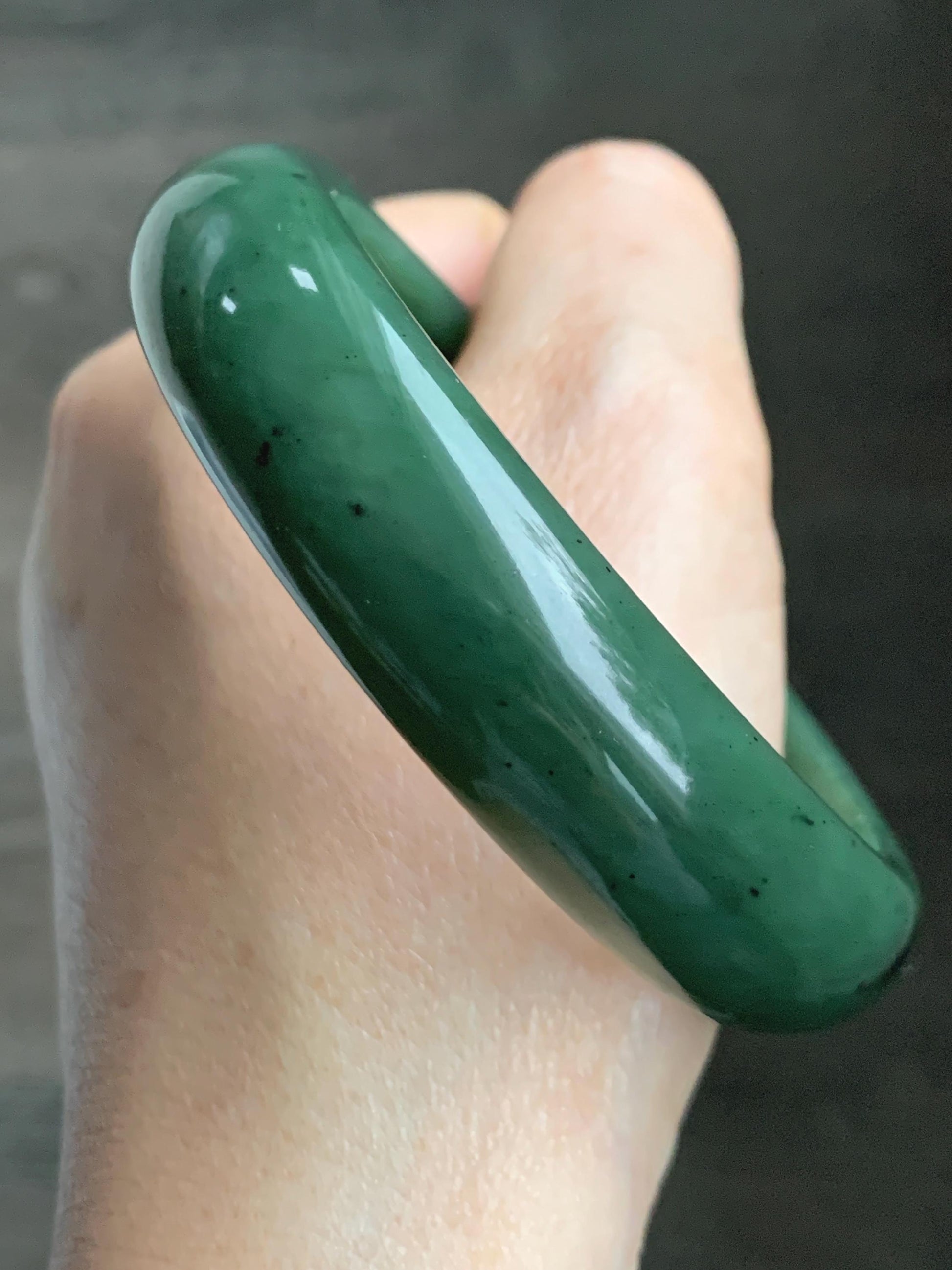 Certified Natural Nephrite Jade Translucent Dark Green Bangle Bracelet 60.1mm 7.4” 81g 天然和田玉菠菜绿轮胎宽手镯 157