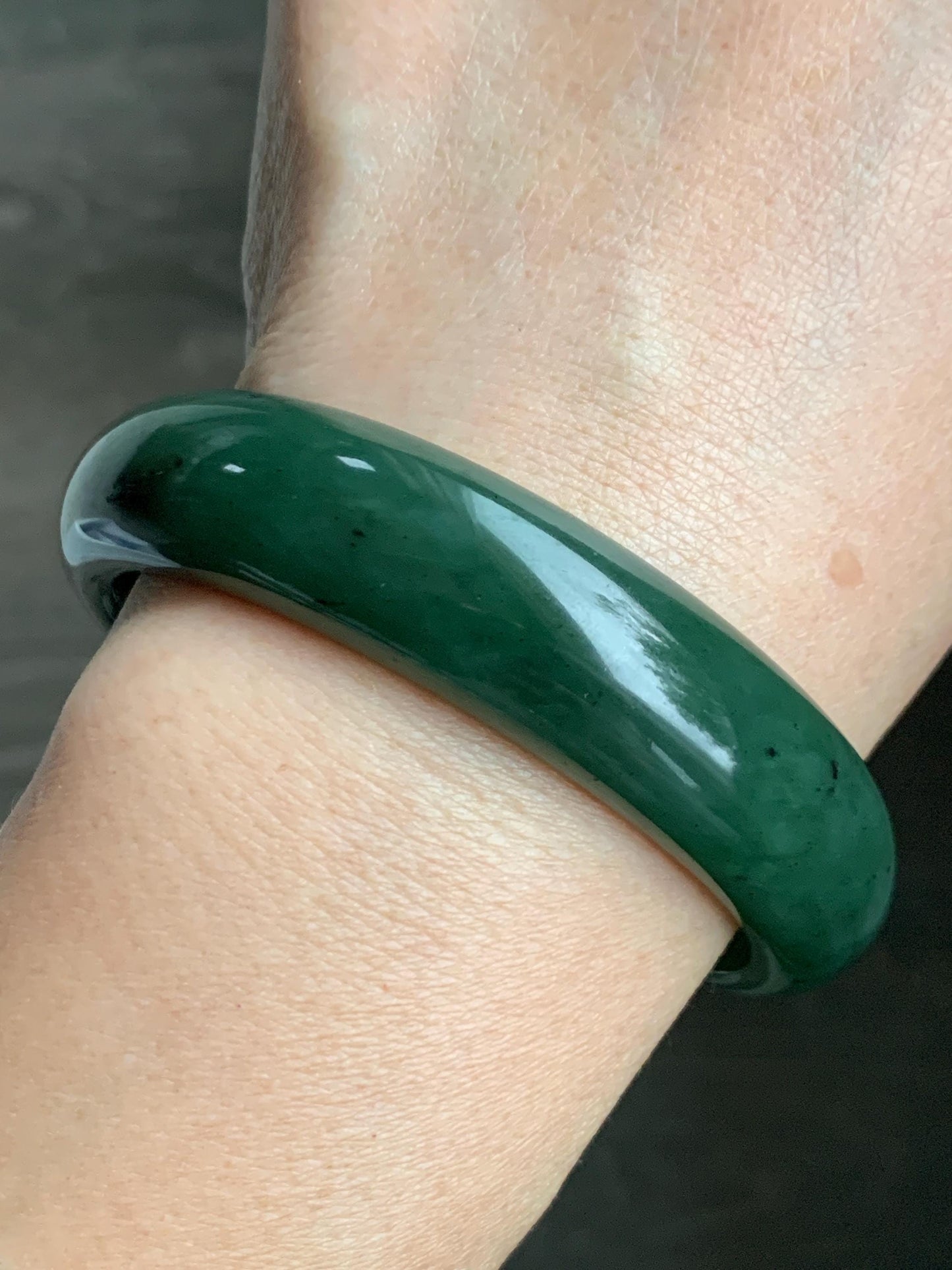 Certified Natural Nephrite Jade Translucent Dark Green Bangle Bracelet 60.1mm 7.4” 81g 天然和田玉菠菜绿轮胎宽手镯 157