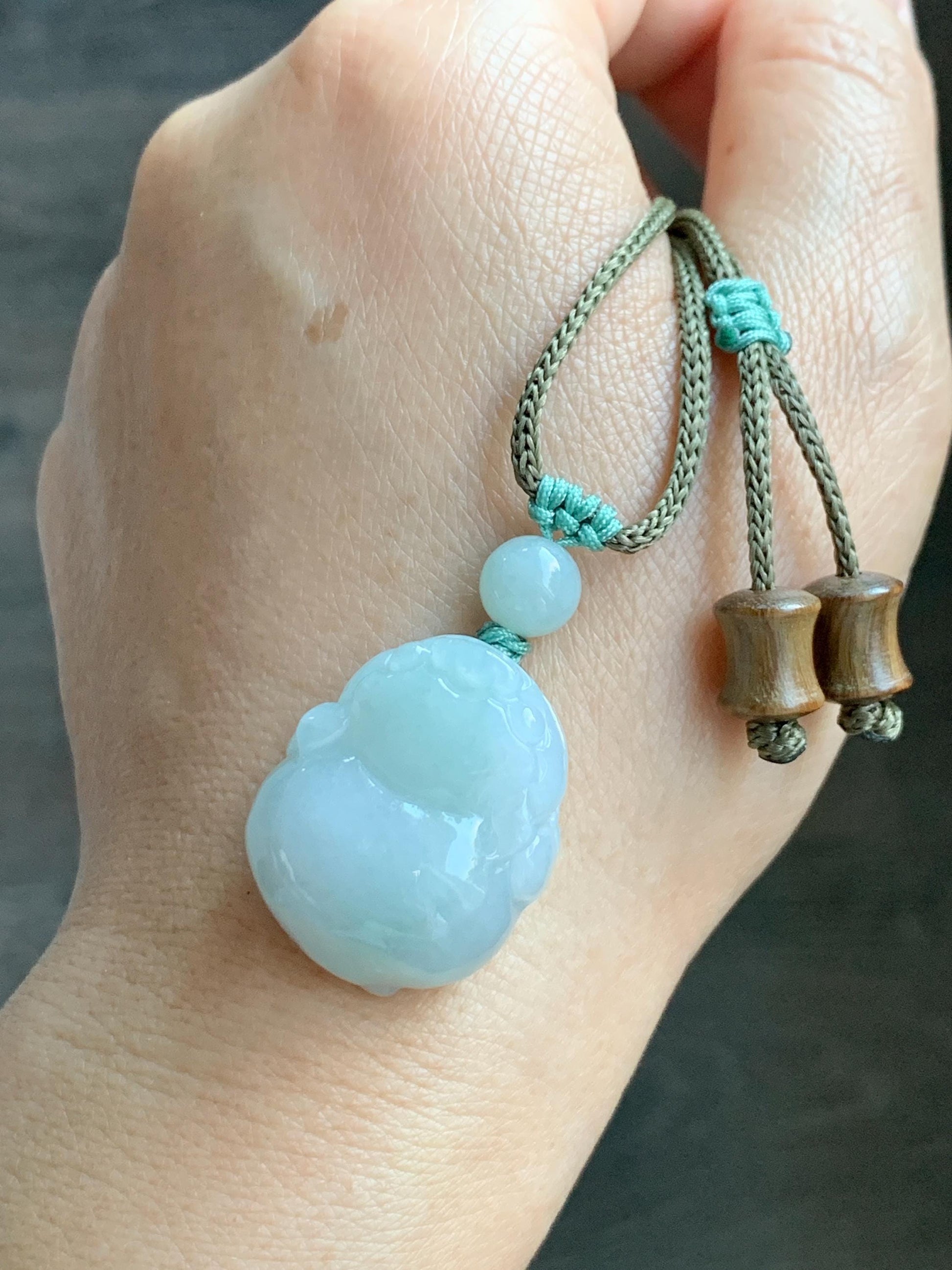 Natural Grade A Icy Translucent Paste Green Jade Jadeite Carved Three-legged Toad Pendant Rope Necklace 25.5” 17g 天然糯冰淡绿底翡翠肥三脚金蟾吊坠项链 SJC106