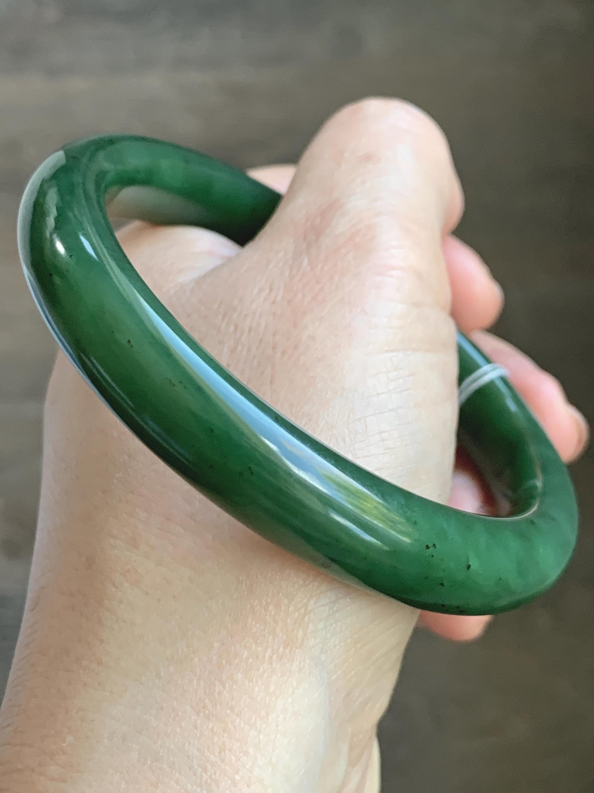 Certified Natural Nephrite Jade Translucent Dark Green Bangle Bracelet 63.5mm 7.85” 58g 天然和田玉菠菜绿轮胎宽手镯 150