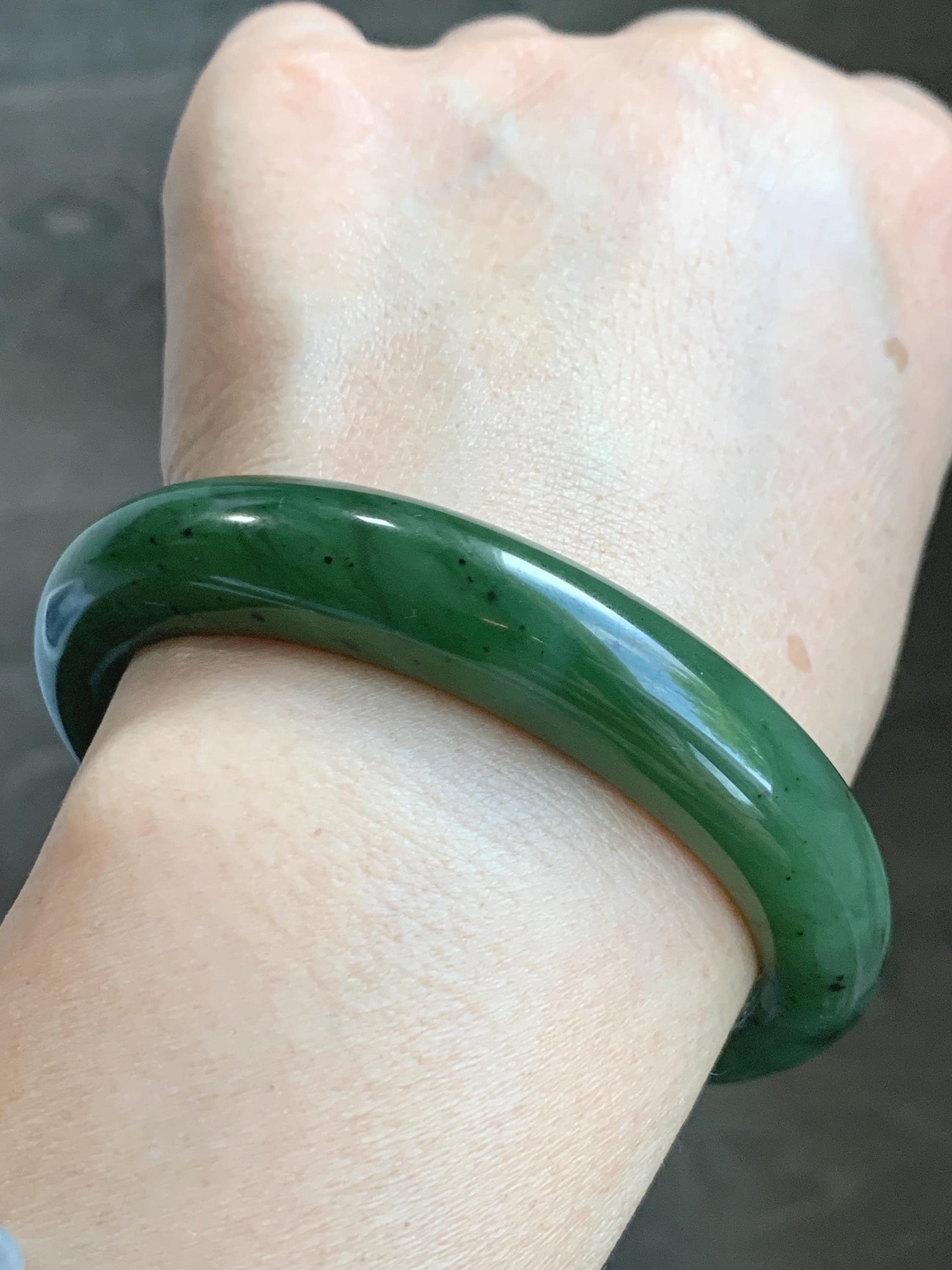 Certified Natural Nephrite Jade Translucent Dark Green Bangle Bracelet 58.6mm 7.25” 78g 天然和田玉菠菜绿轮胎宽手镯 153