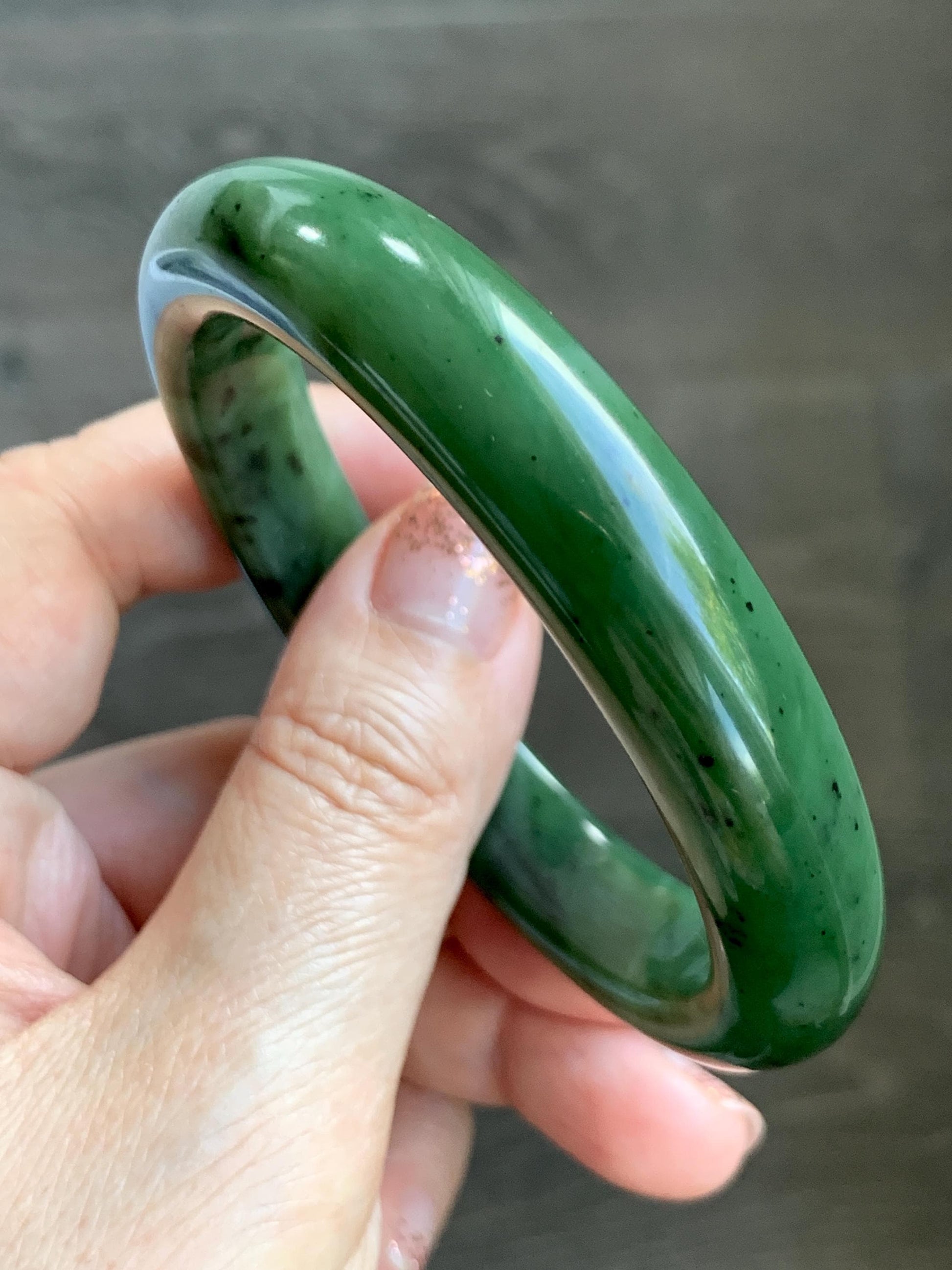 Certified Natural Nephrite Jade Translucent Dark Green Bangle Bracelet 58.6mm 7.25” 78g 天然和田玉菠菜绿轮胎宽手镯 153