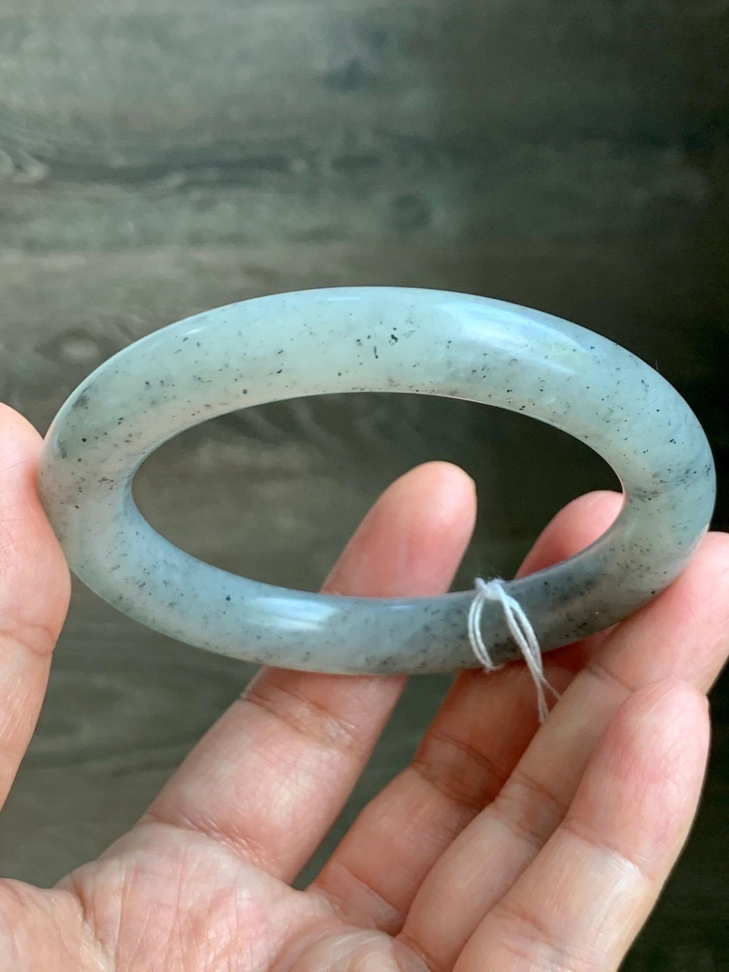 Certified Natural Nephrite Jade Translucent Gray Wuji Marbled Bangle Bracelet Matte Finish 56.7mm 7” 53g 天然和田玉乌鸡黑芝麻花圆条哑光手镯 145