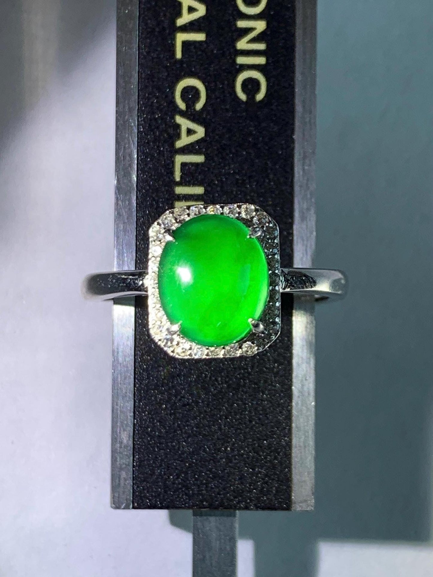 Natural Grade A Guatemalan Icy Translucent Vibrant Green Oval Jade Jadeite Ring Sterling Silver Size 7 US Adjustable 天然冰危绿翡翠蛋面银镶戒指 WLO110