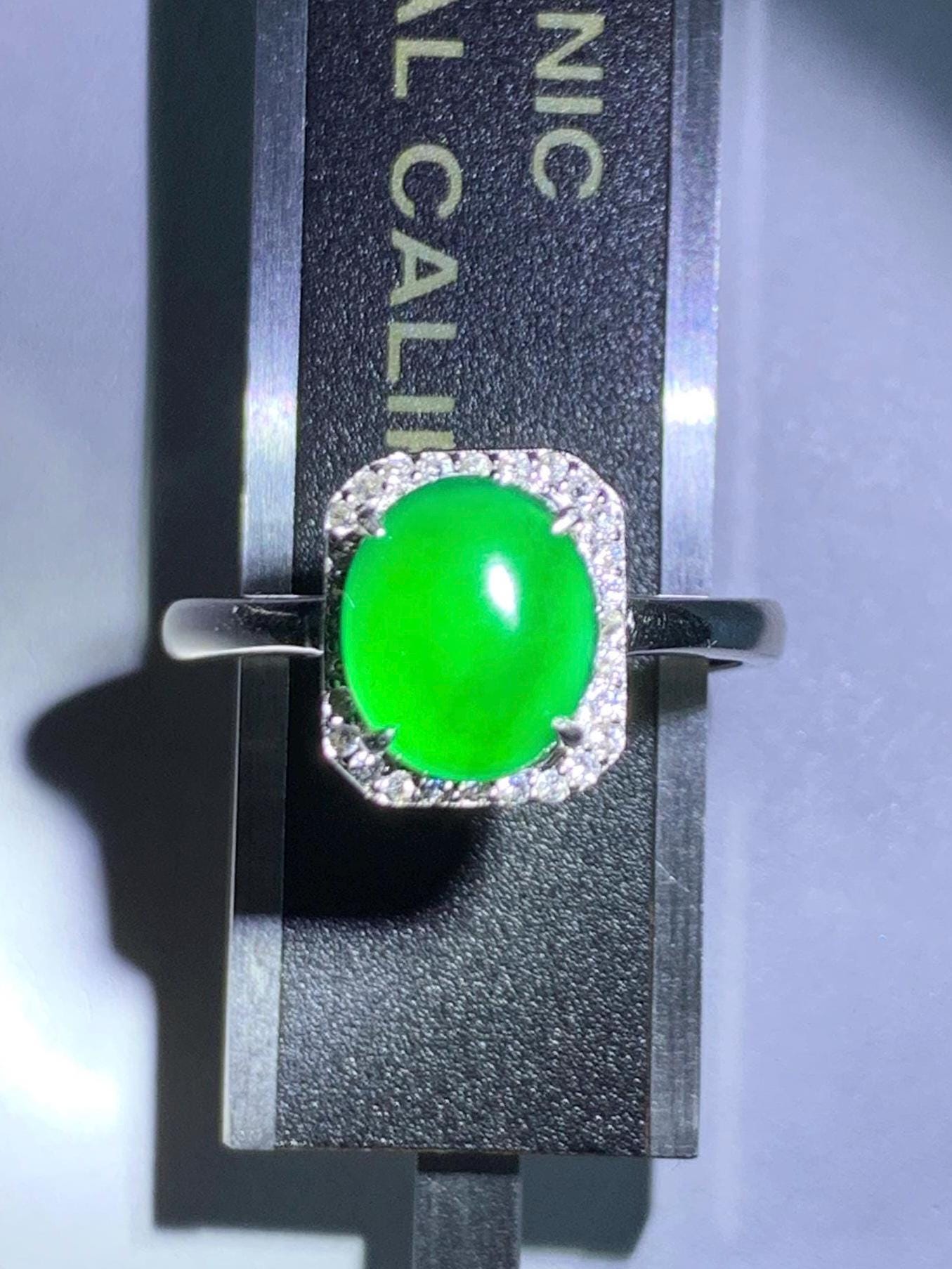 Natural Grade A Guatemalan Icy Translucent Vibrant Green Oval Jade Jadeite Ring Sterling Silver Size 7 US Adjustable 天然冰危绿翡翠蛋面银镶戒指 WLO110