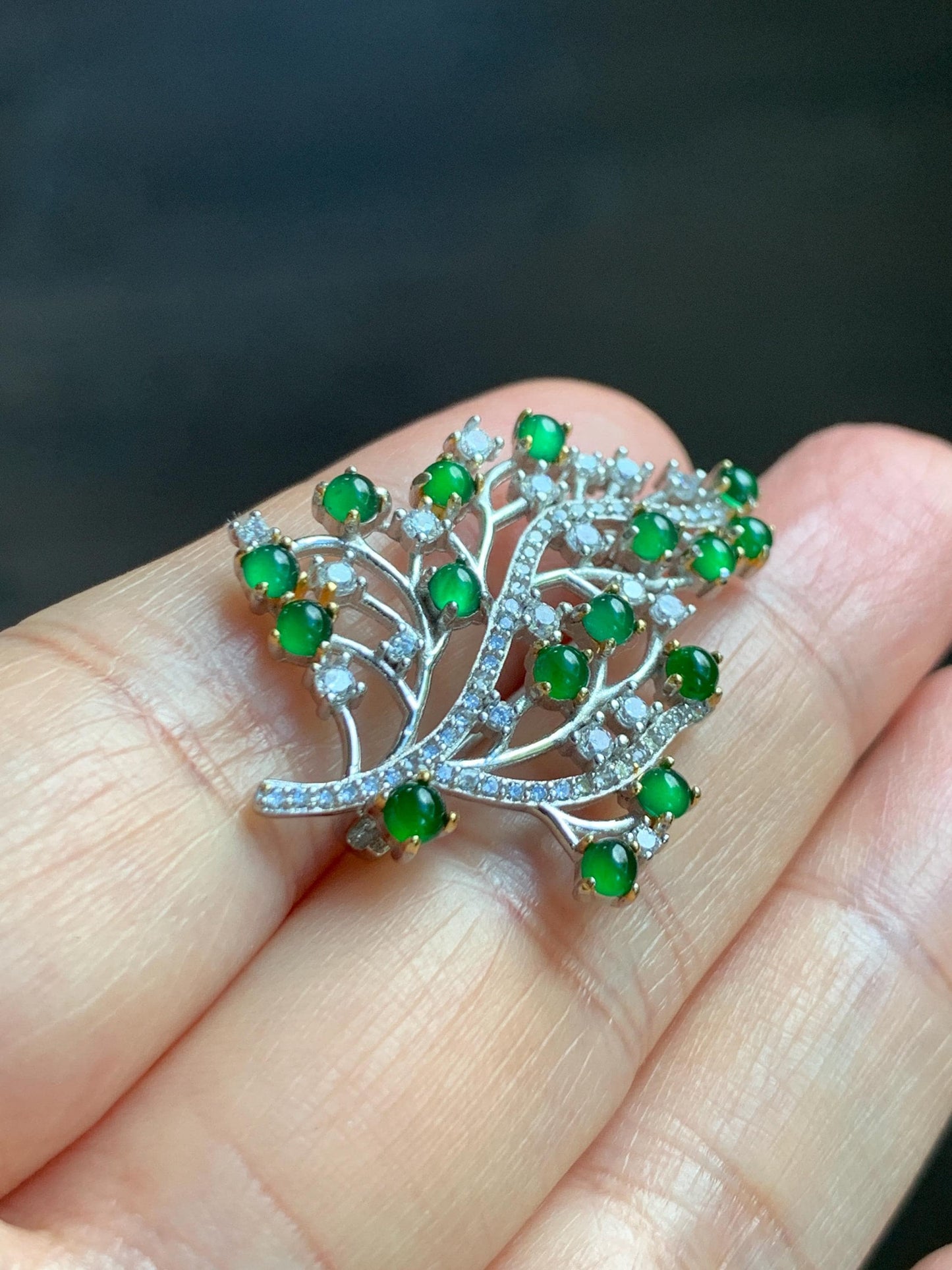 Natural Grade A Guatemalan Icy Translucent Vibrant Green Jade Jadeite Leaf Brooch Pendant S925 Sterling Silver 3g 天然冰危绿翡翠银镶树叶胸针吊坠两用款 WSY165