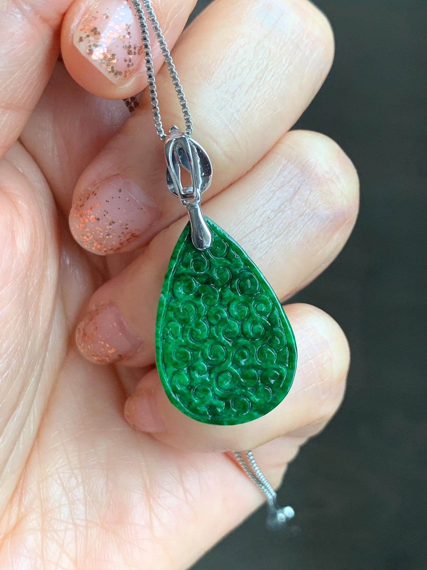 Certified Natural Grade A Intense “Hot” Green Jade Jadeite Engraved Teardrop Pendant 14K White Gold Moissanite 6g 天然满辣绿花青翡翠仿古雕水滴吊坠 160