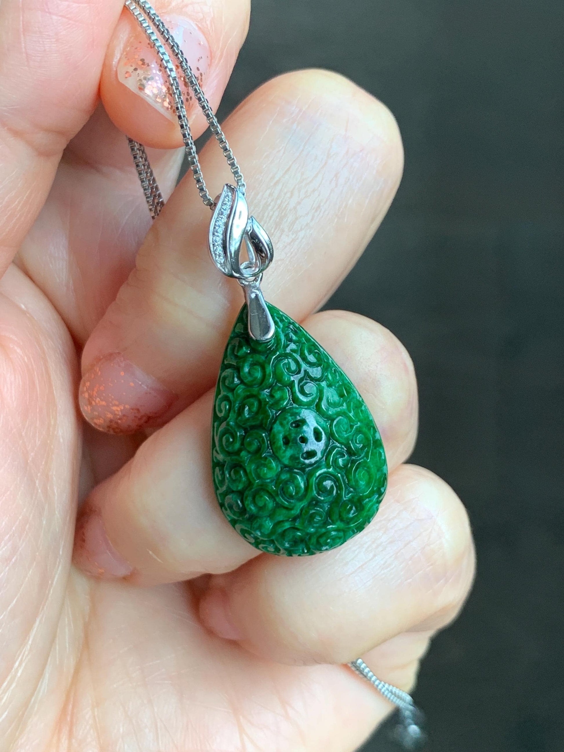 Certified Natural Grade A Intense “Hot” Green Jade Jadeite Engraved Teardrop Pendant 14K White Gold Moissanite 6g 天然满辣绿花青翡翠仿古雕水滴吊坠 160