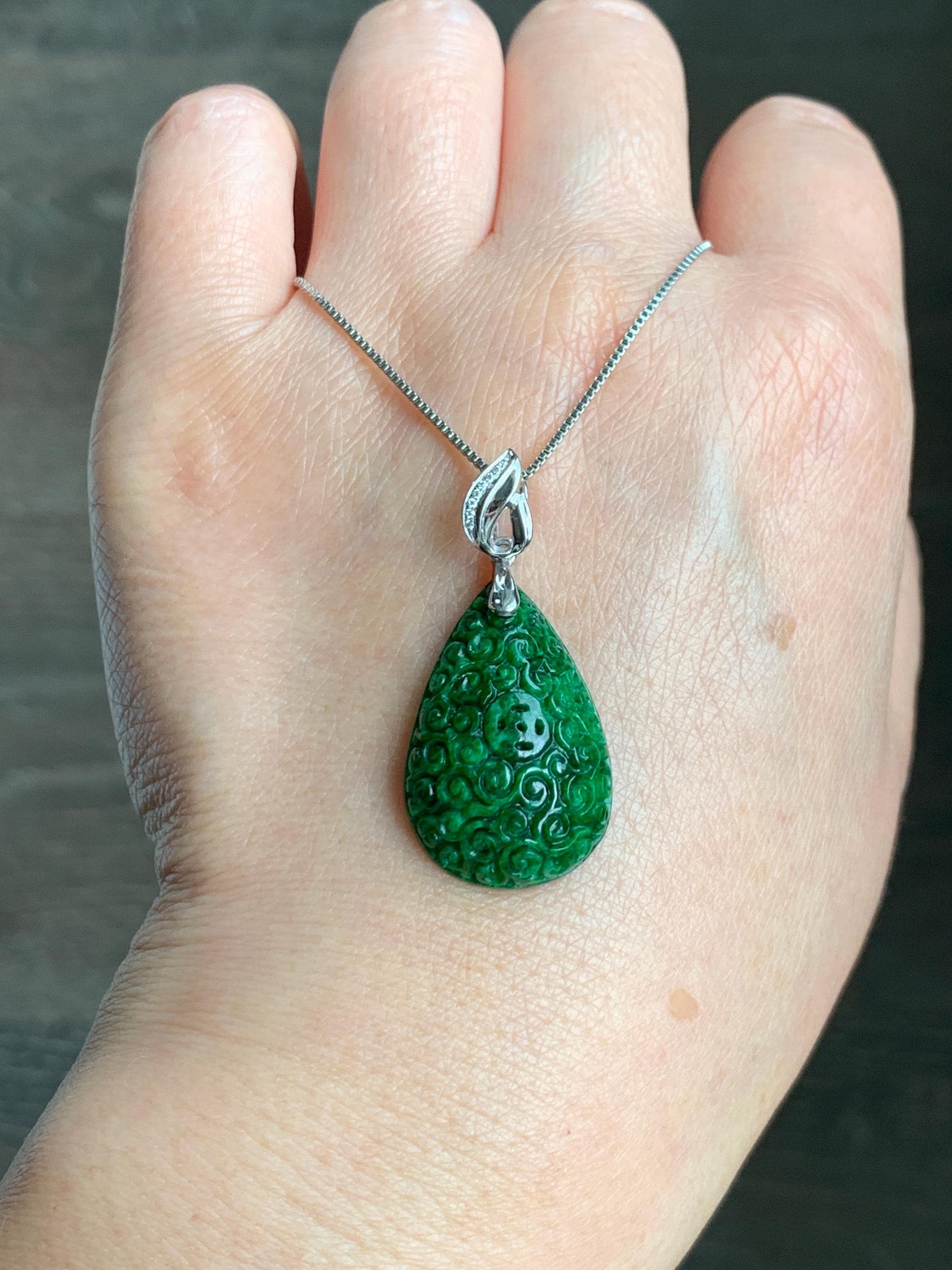Certified Natural Grade A Intense “Hot” Green Jade Jadeite Engraved Teardrop Pendant 14K White Gold Moissanite 6g 天然满辣绿花青翡翠仿古雕水滴吊坠 160