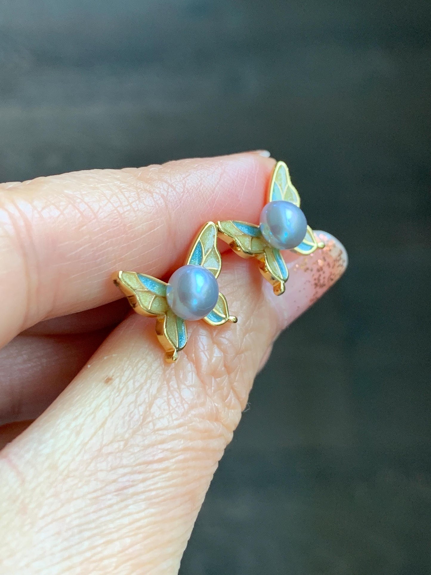 Natural Untreated Freshwater Button Pearl Silver Gray Butterfly Stud Earrings Sterling Silver Posts 6.3mm 天然淡水银灰珍珠蝴蝶纯银针包金耳钉 A