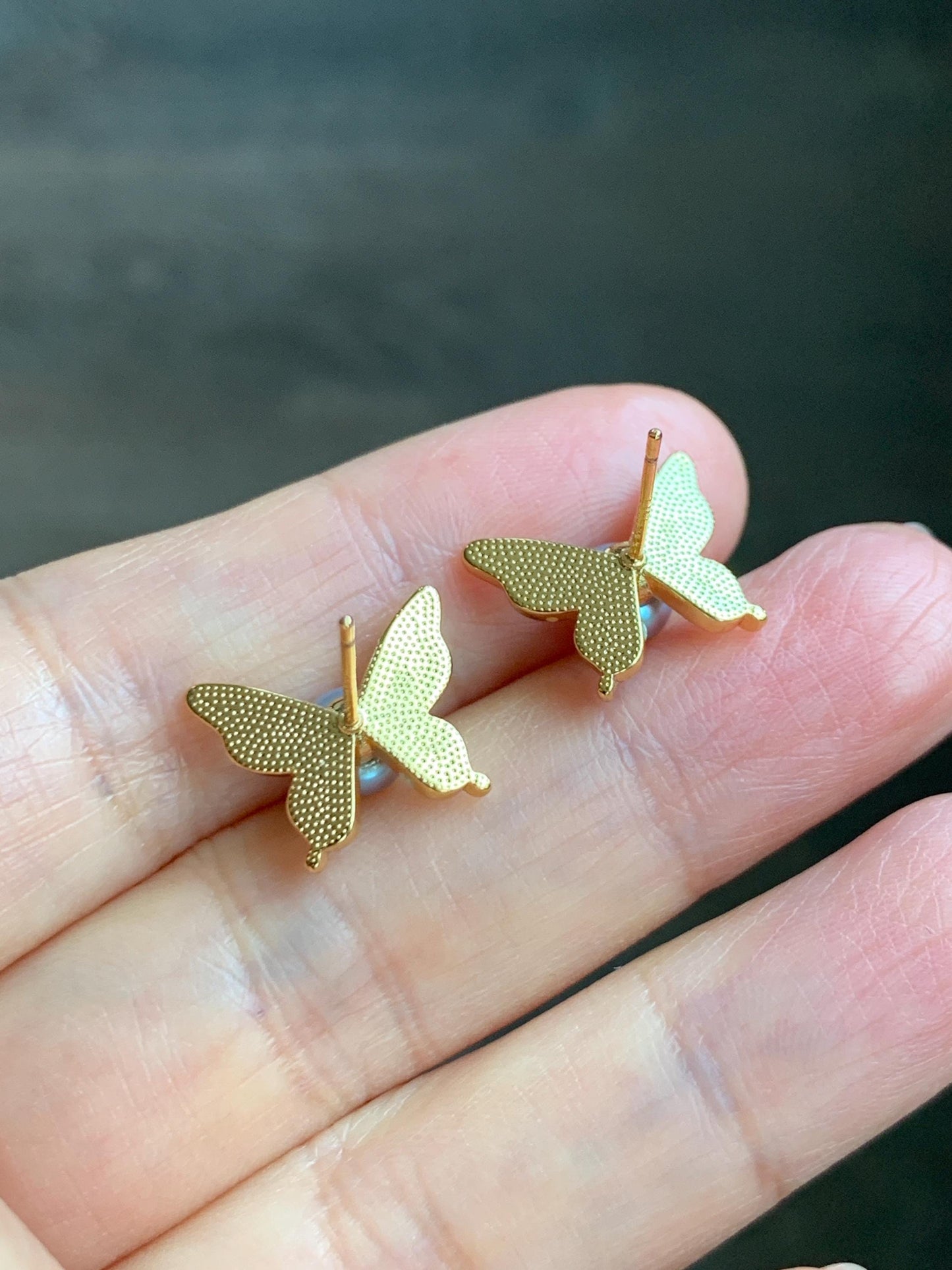 Natural Untreated Freshwater Button Pearl Silver Gray Butterfly Stud Earrings Sterling Silver Posts 6.3mm 天然淡水银灰珍珠蝴蝶纯银针包金耳钉 A