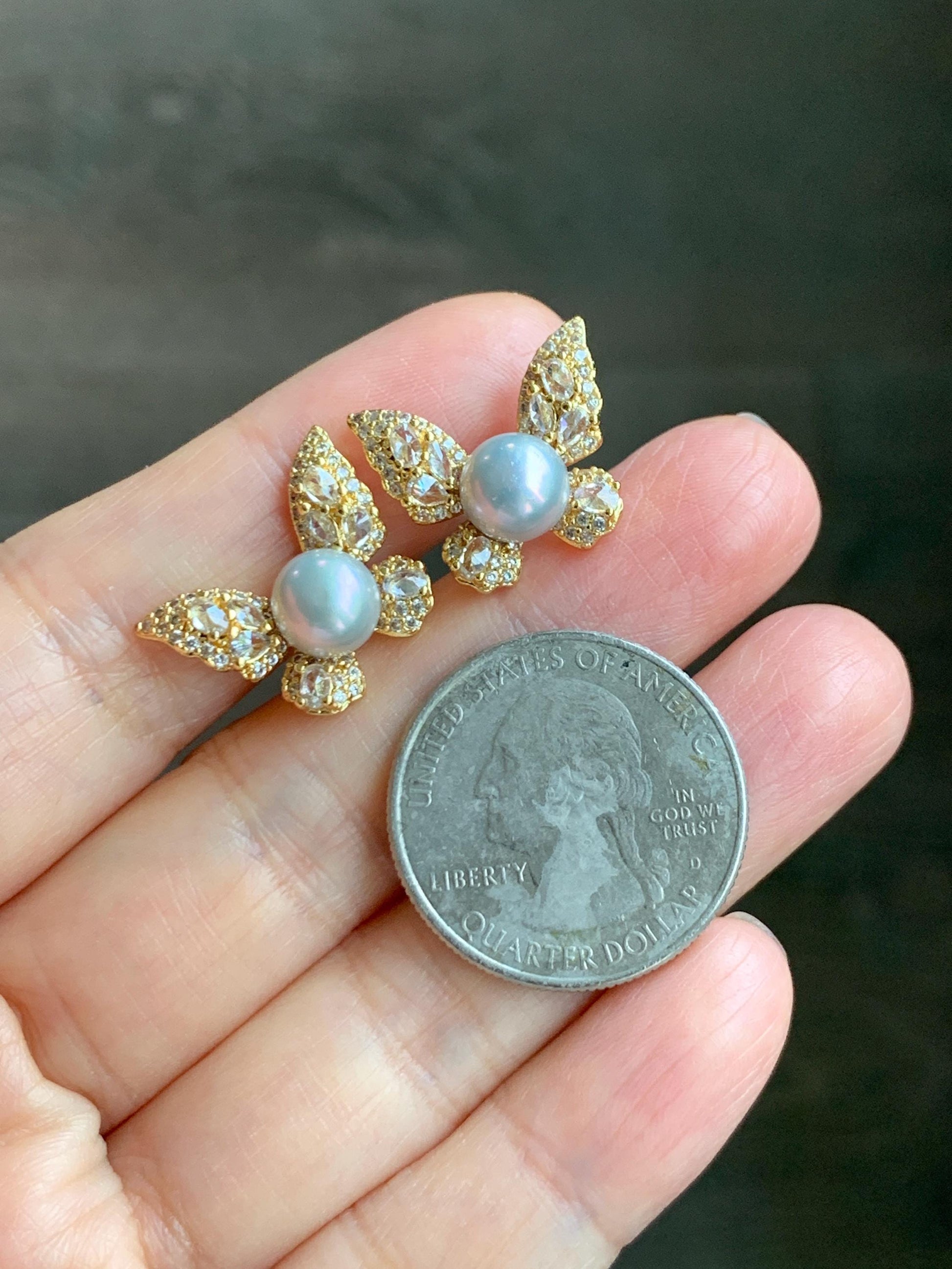 Natural Untreated Freshwater Button Pearl Silver Gray Butterfly Stud Earrings Sterling Silver Posts 7.4mm 天然淡水银灰珍珠蝴蝶纯银针包金耳钉 B