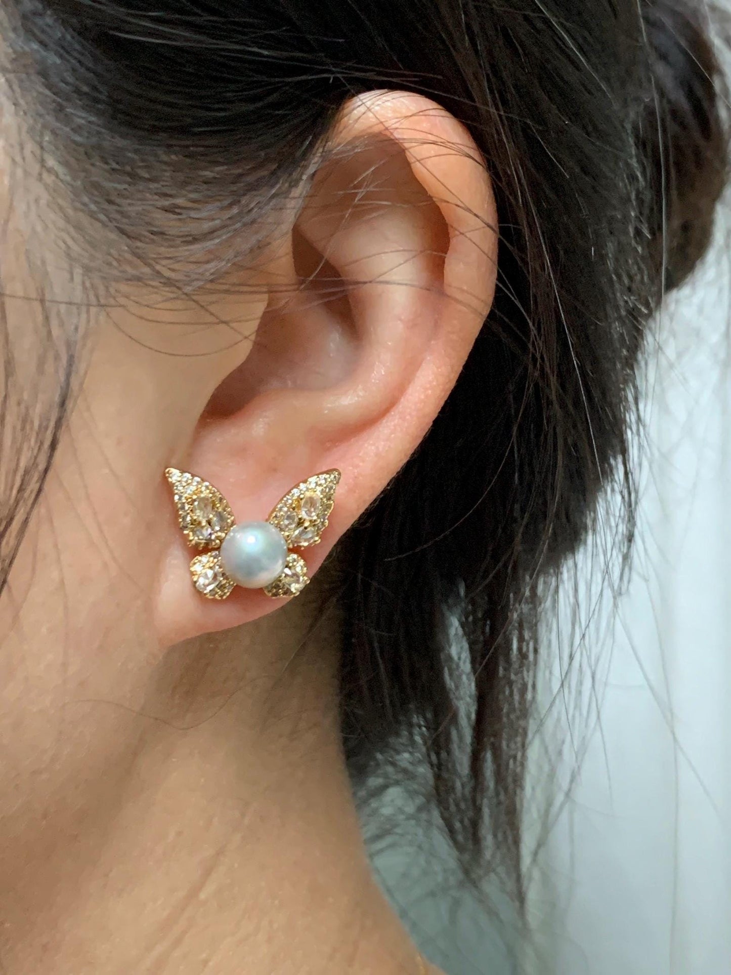 Natural Untreated Freshwater Button Pearl Silver Gray Butterfly Stud Earrings Sterling Silver Posts 7.4mm 天然淡水银灰珍珠蝴蝶纯银针包金耳钉 B