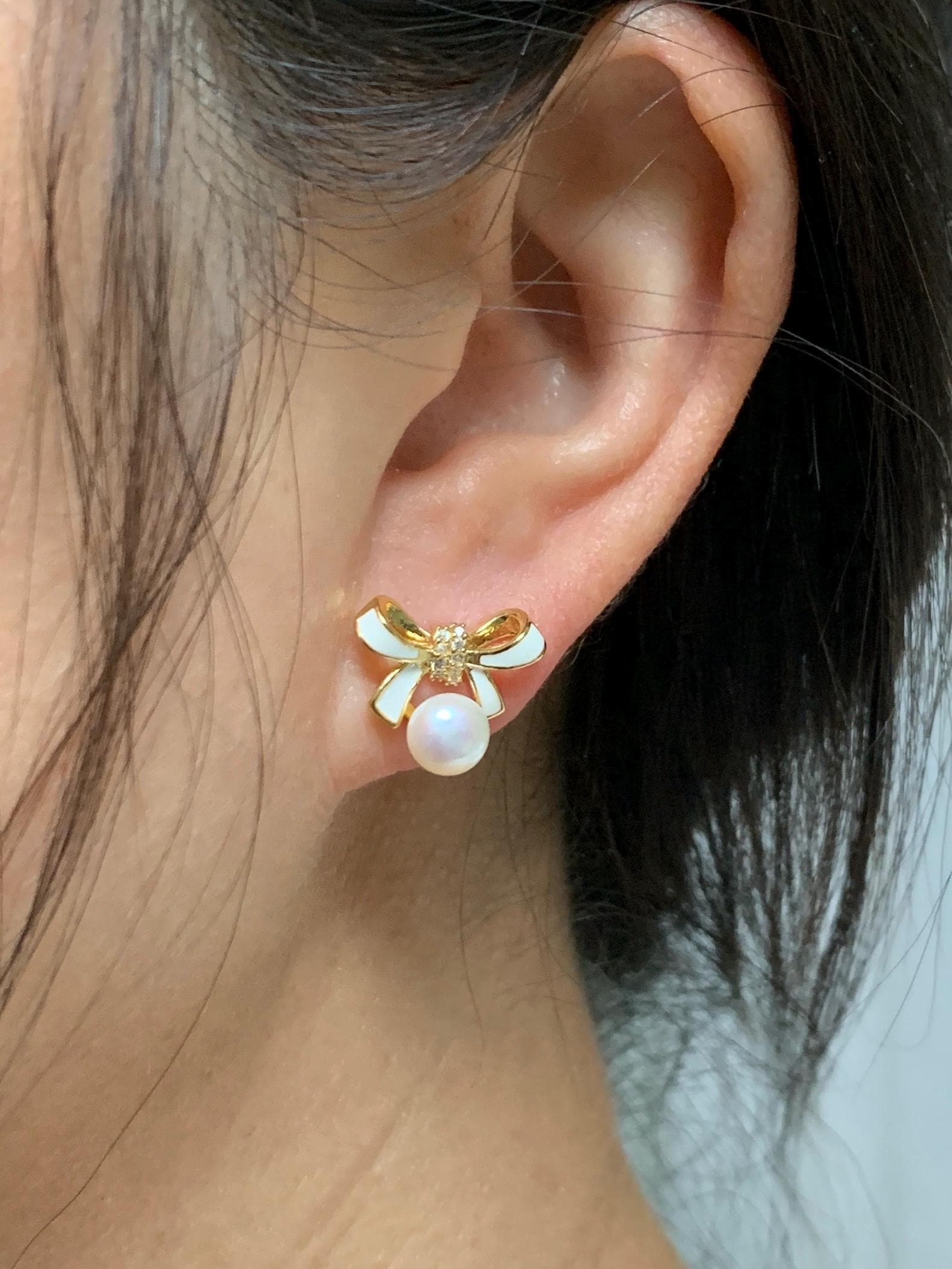 Natural Untreated Freshwater White Button Pearl Bow Stud Earrings Sterling Silver Posts Enamel 6.3mm 天然淡水白珍珠蝴蝶结纯银针包金耳钉 D