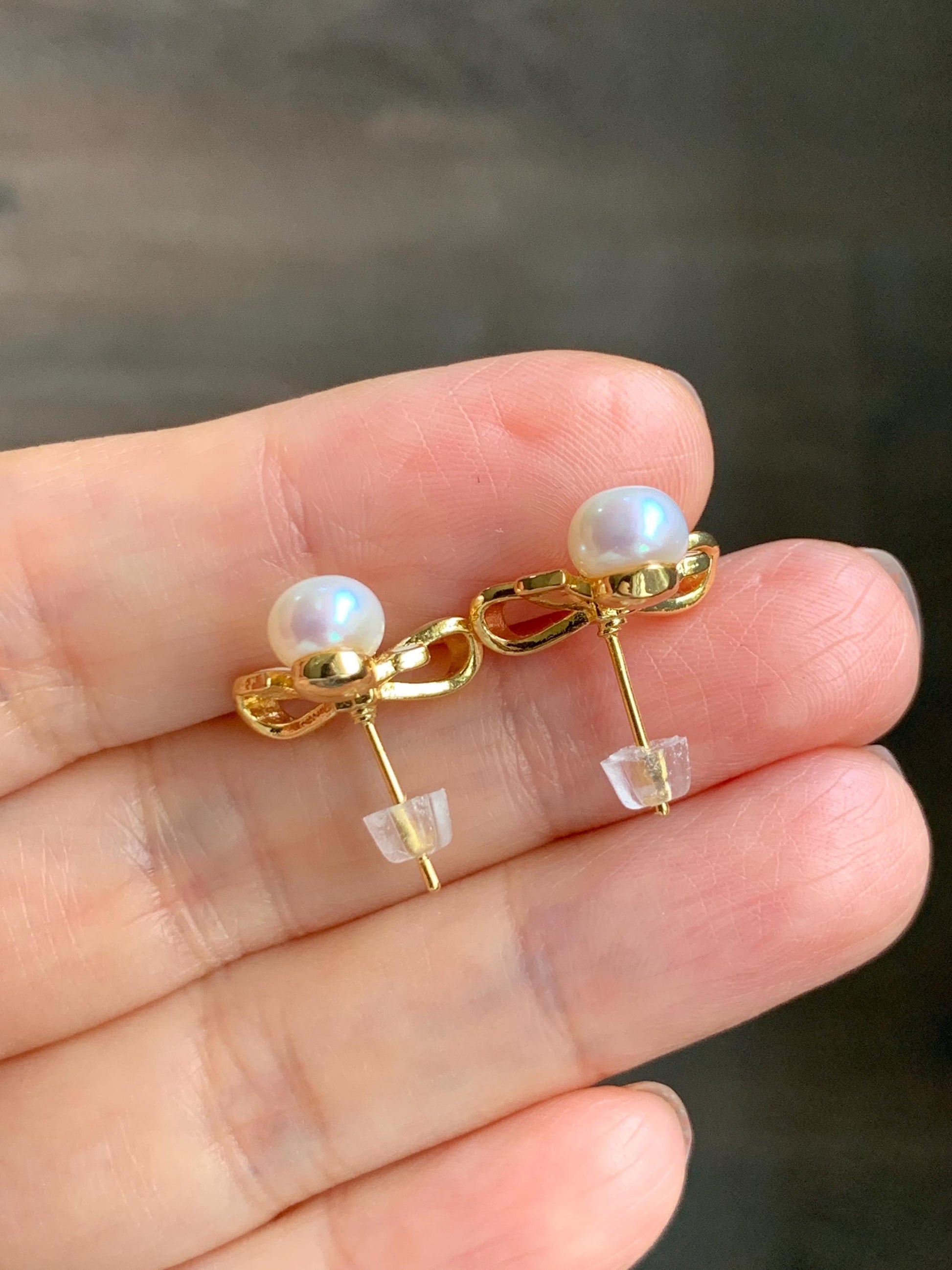 Natural Untreated Freshwater White Button Pearl Bow Stud Earrings Sterling Silver Posts Enamel 6.3mm 天然淡水白珍珠蝴蝶结纯银针包金耳钉 D