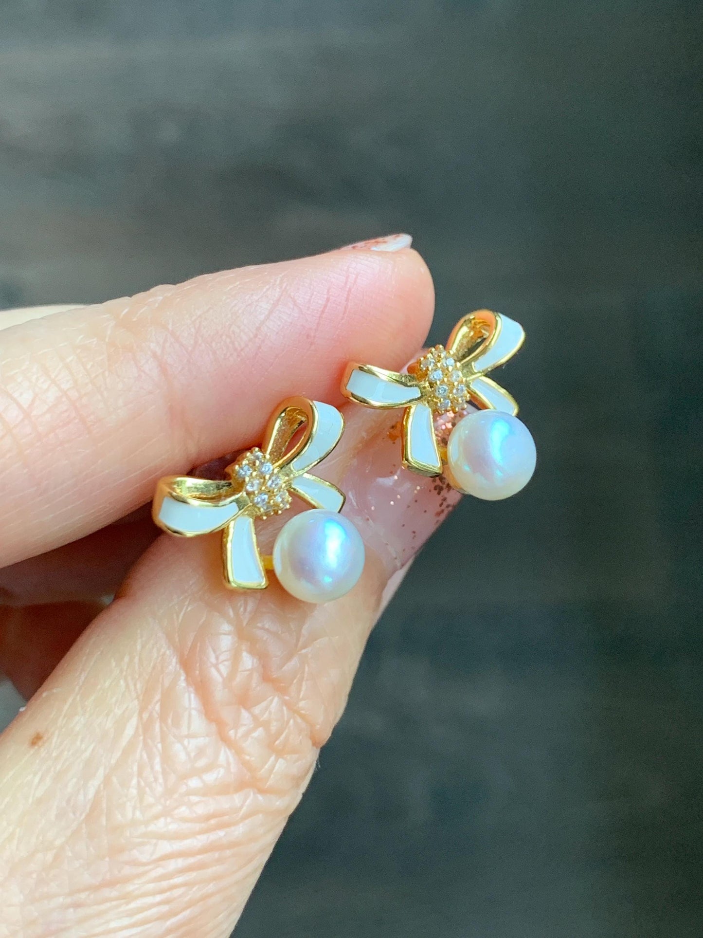 Natural Untreated Freshwater White Button Pearl Bow Stud Earrings Sterling Silver Posts Enamel 6.3mm 天然淡水白珍珠蝴蝶结纯银针包金耳钉 D