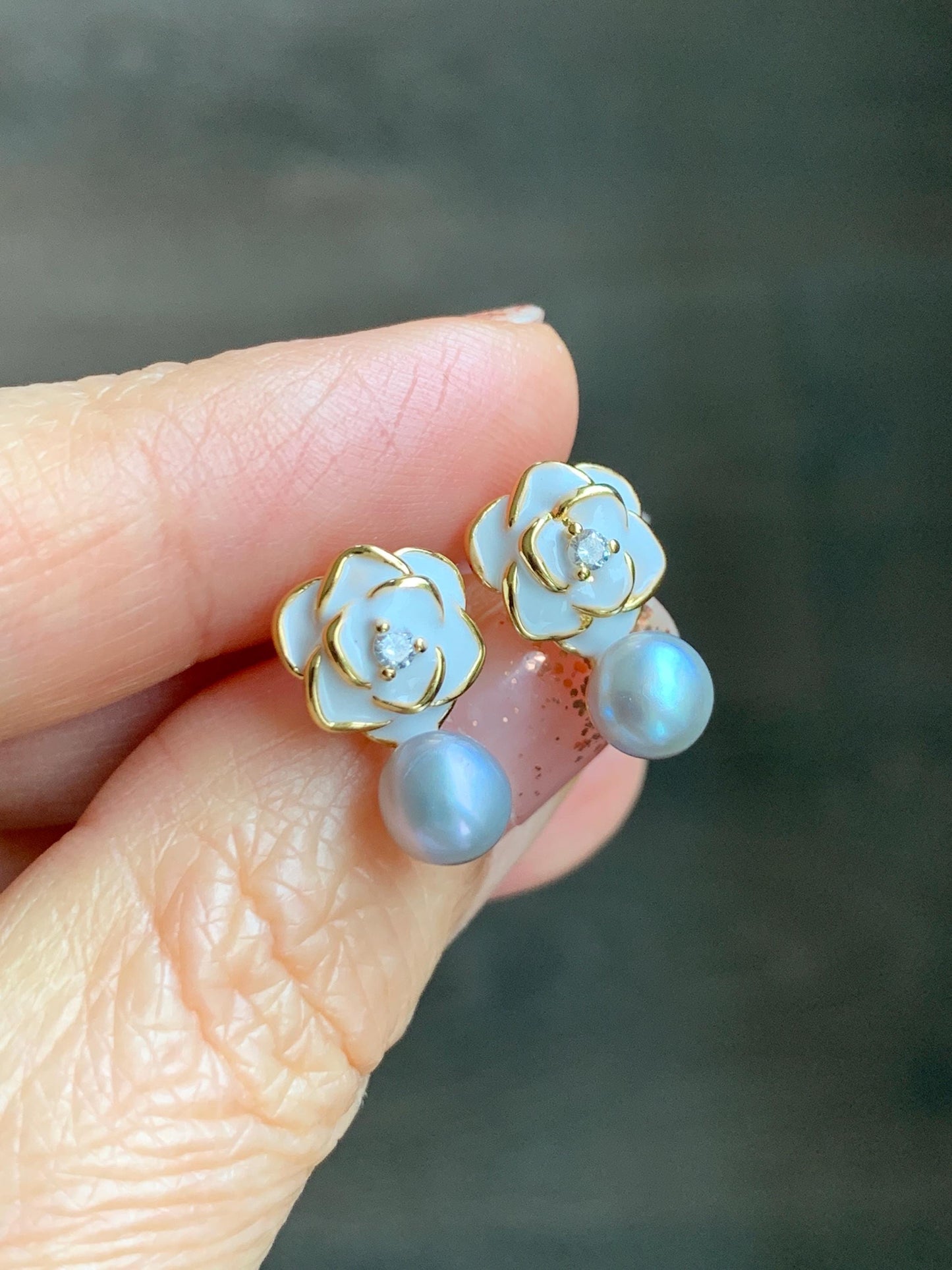 Natural Untreated Freshwater Button Pearl Silver Gray Rose Floral Stud Earrings Sterling Silver Posts 6mm 天然淡水银灰珍珠玫瑰花纯银针包金耳钉 F