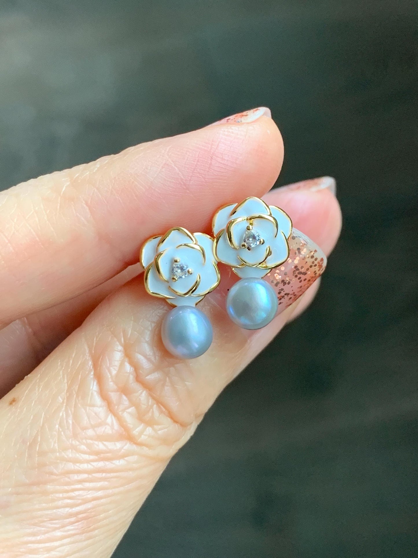 Natural Untreated Freshwater Button Pearl Silver Gray Rose Floral Stud Earrings Sterling Silver Posts 6mm 天然淡水银灰珍珠玫瑰花纯银针包金耳钉 F