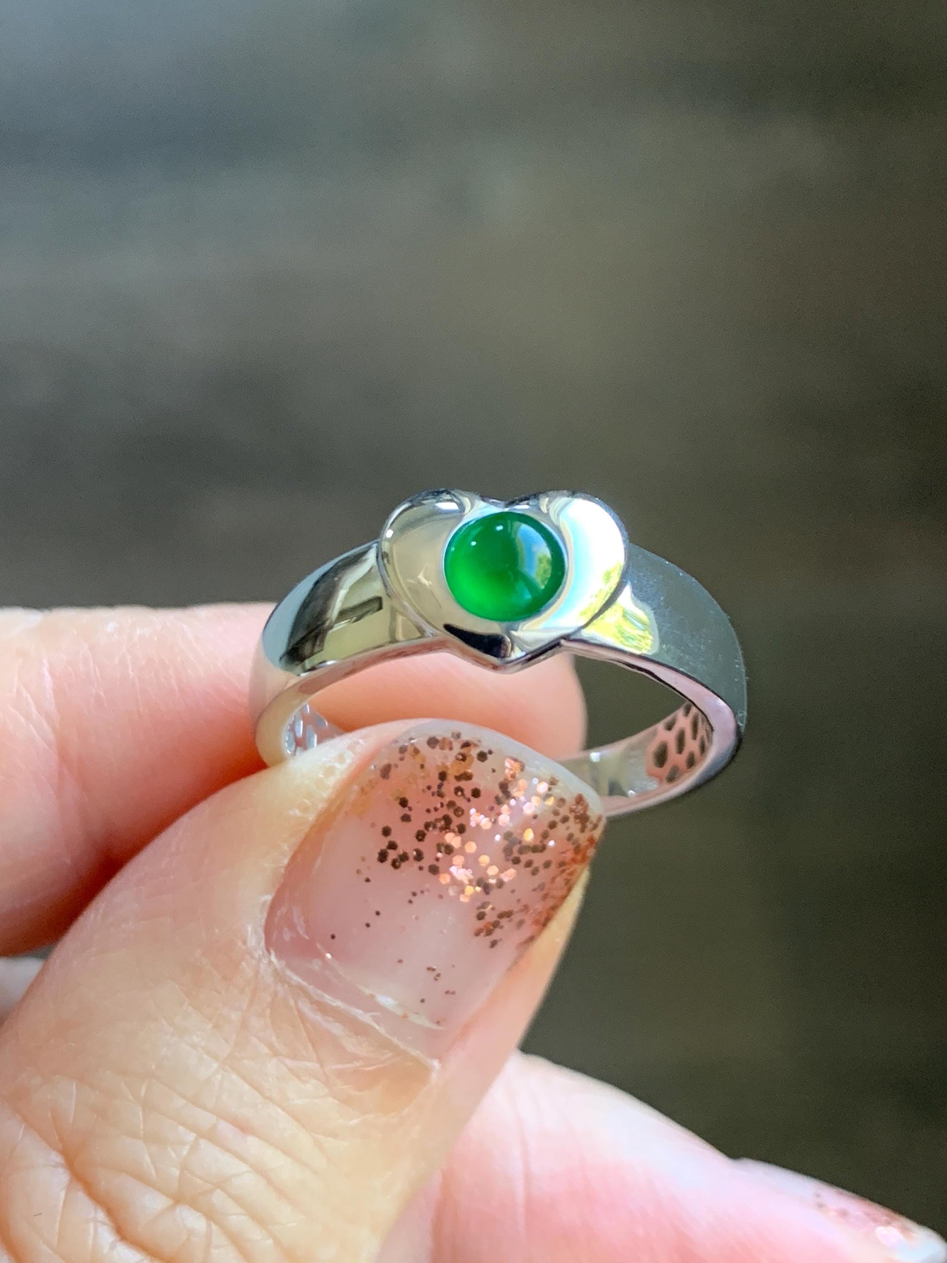 Certified Natural Grade A Guatemalan Icy Translucent Vibrant Green Jade Jadeite Heart Ring Sterling Silver Size 7.25 US 天然冰危绿翡翠爱心银镶戒指 489