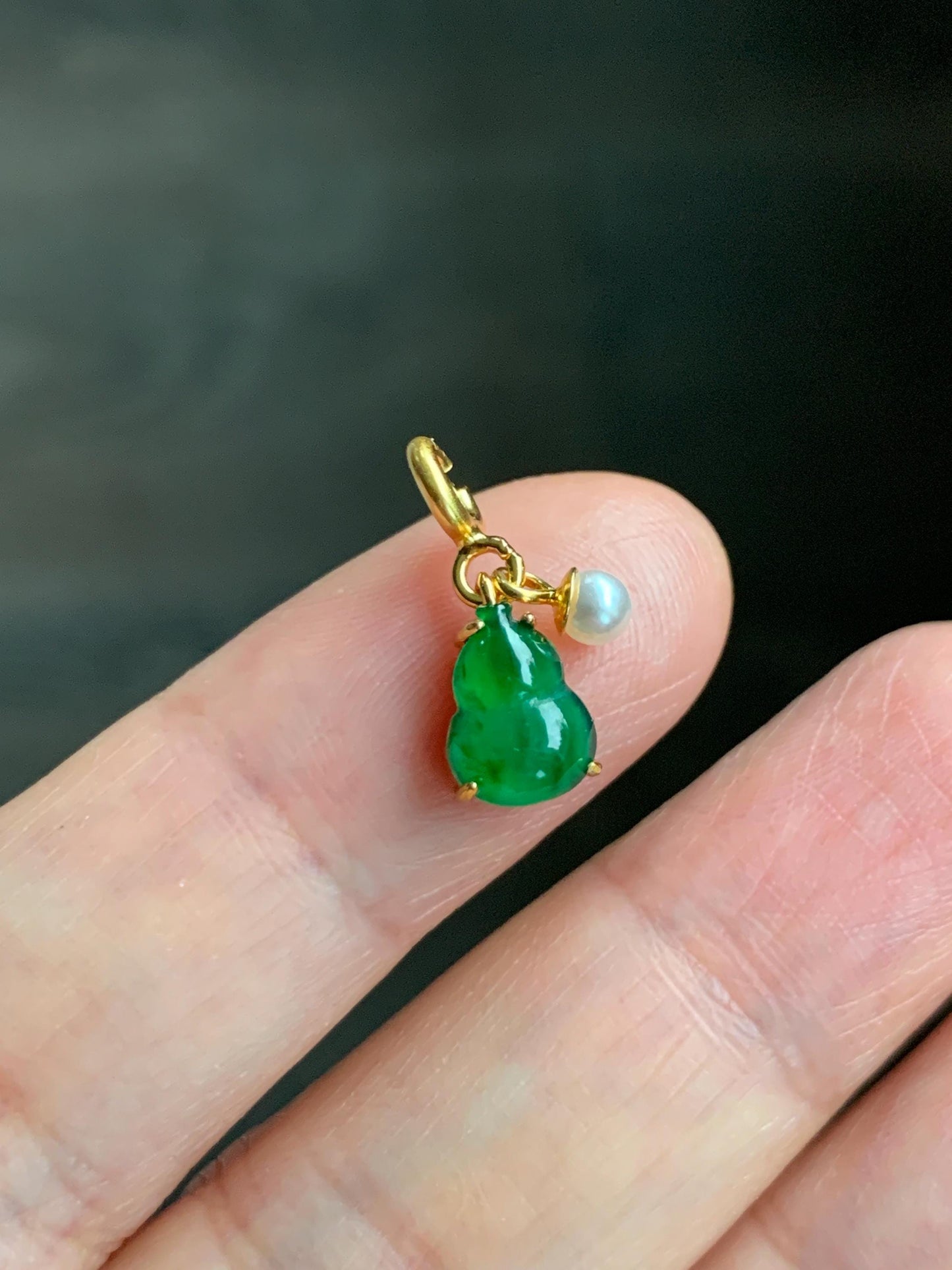 Natural Grade A Guatemalan Icy Translucent Vibrant Green Jade Jadeite Petite Gourd Hulu Charm Pendant Sterling Silver 天然冰危绿翡翠小葫芦滴流吊坠 WHD110