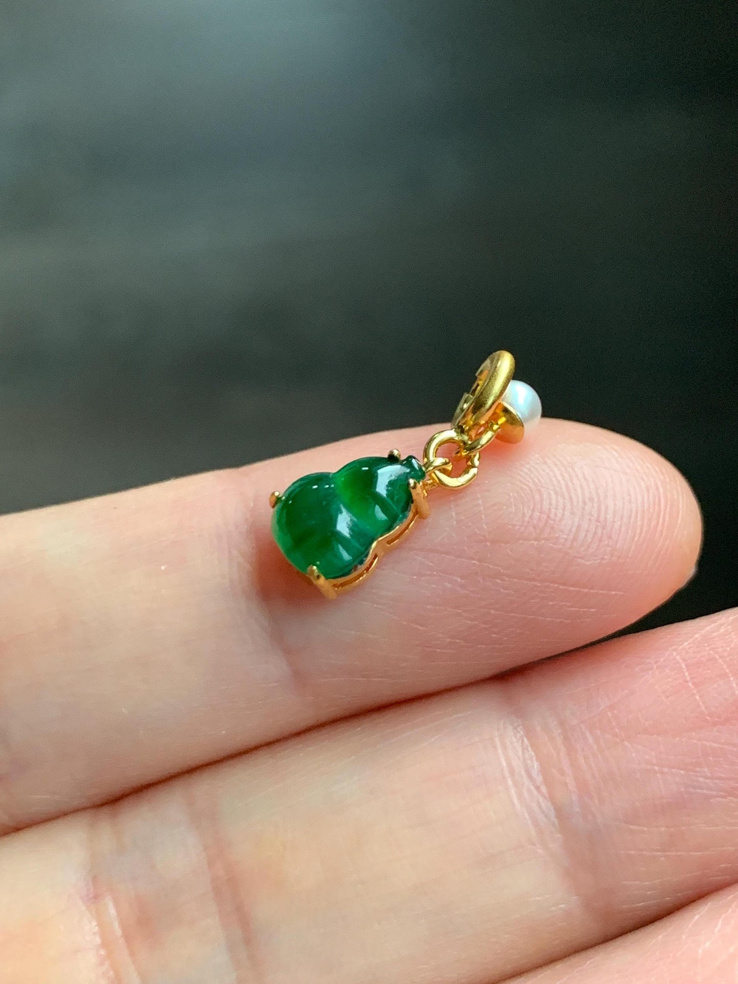 Natural Grade A Guatemalan Icy Translucent Vibrant Green Jade Jadeite Petite Gourd Hulu Charm Pendant Sterling Silver 天然冰危绿翡翠小葫芦滴流吊坠 WHD110