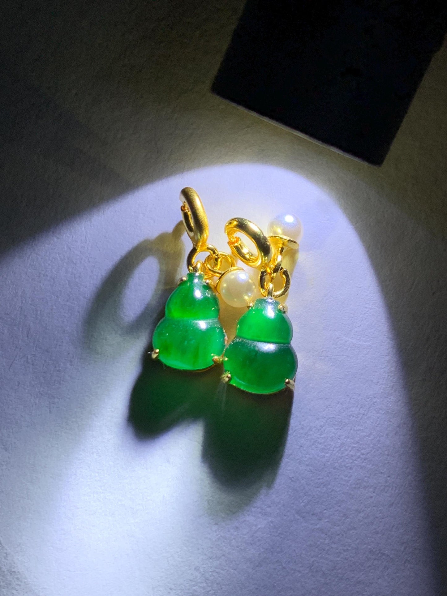 Natural Grade A Guatemalan Icy Translucent Vibrant Green Jade Jadeite Petite Gourd Hulu Charm Pendant Sterling Silver 天然冰危绿翡翠小葫芦滴流吊坠 WHD110