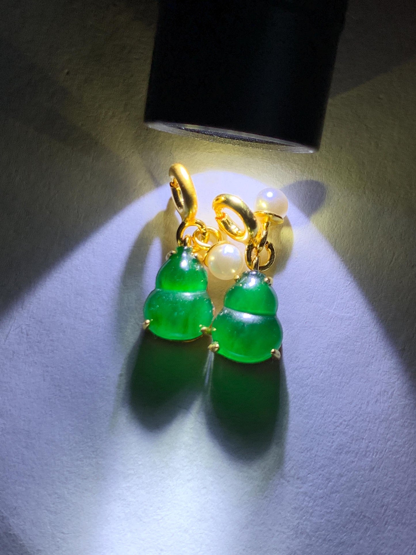Natural Grade A Guatemalan Icy Translucent Vibrant Green Jade Jadeite Petite Gourd Hulu Charm Pendant Sterling Silver 天然冰危绿翡翠小葫芦滴流吊坠 WHD110